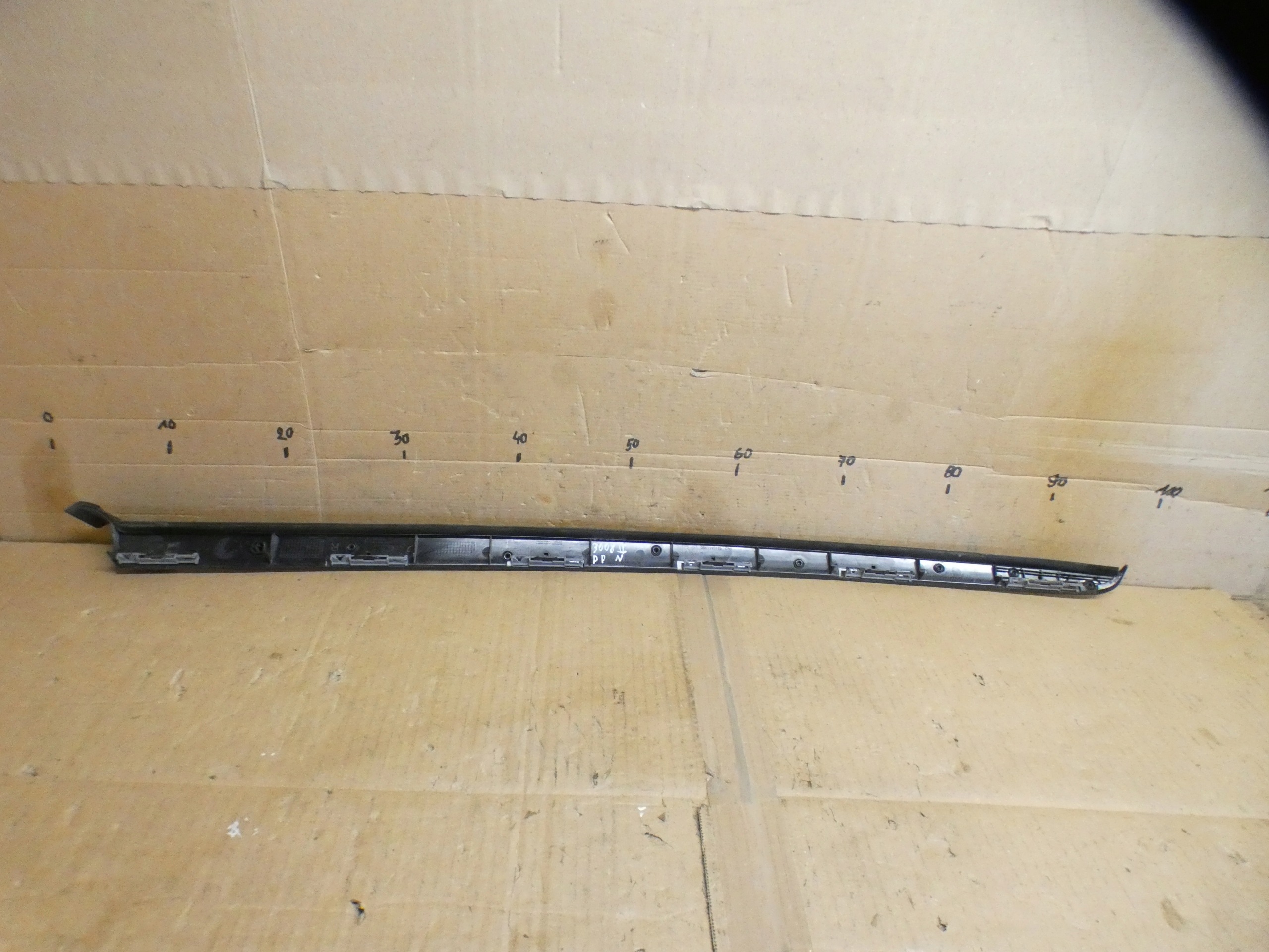 Peugeot 3008 II 2018 right left side moulding windows windscreen