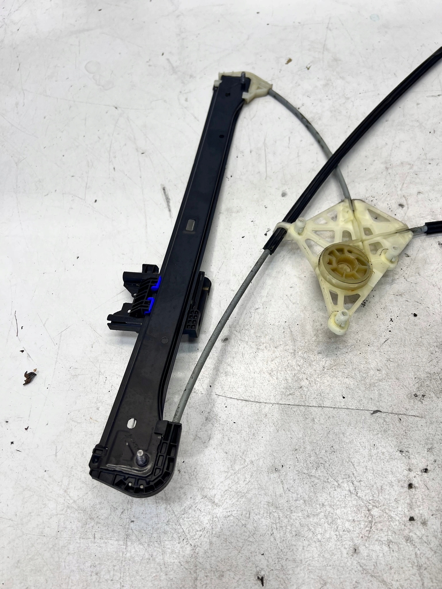 mechanism lifting windows right rear part AUDI 4M0839462A