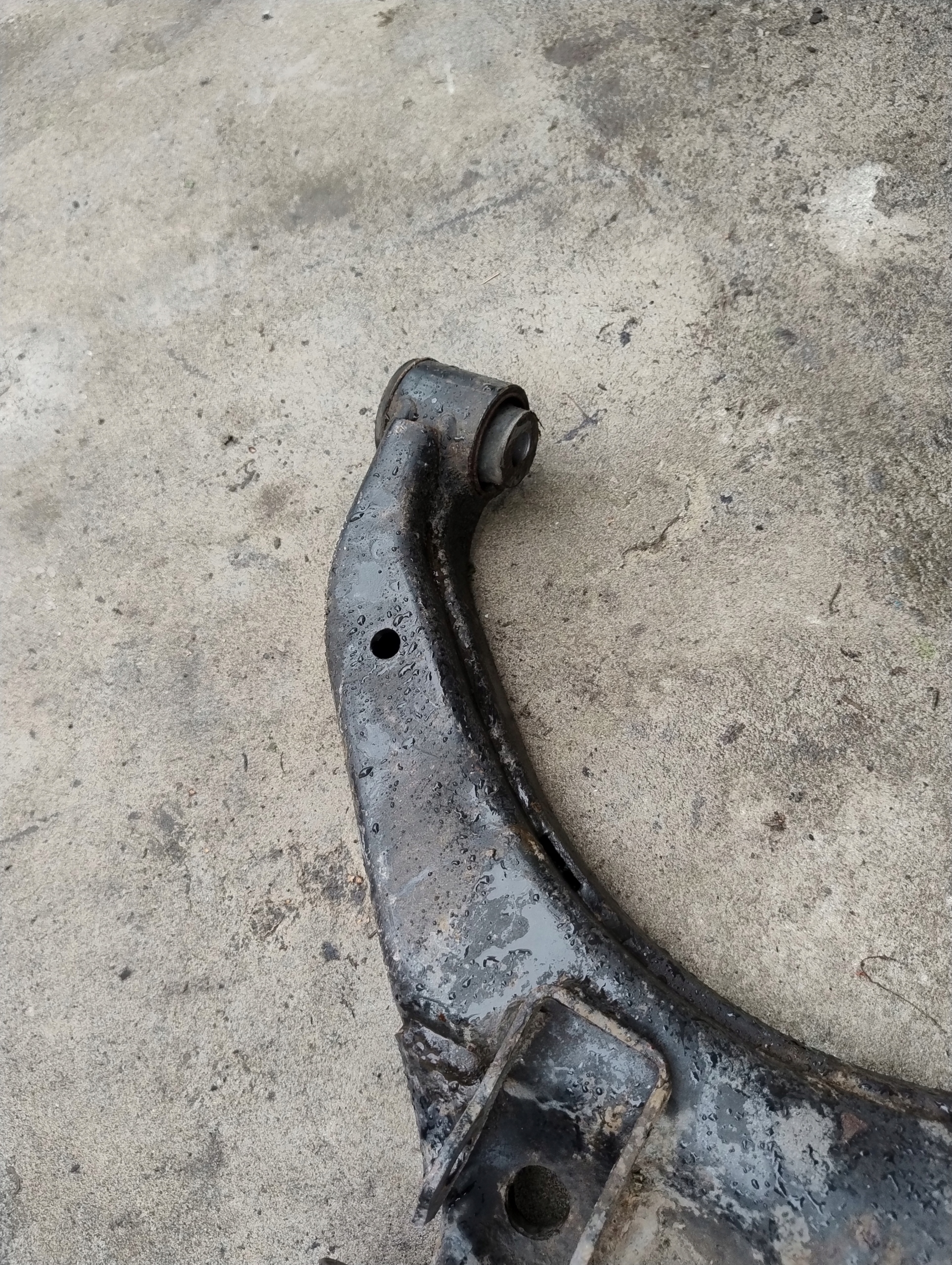arm left or right front lower mitsubishi L200