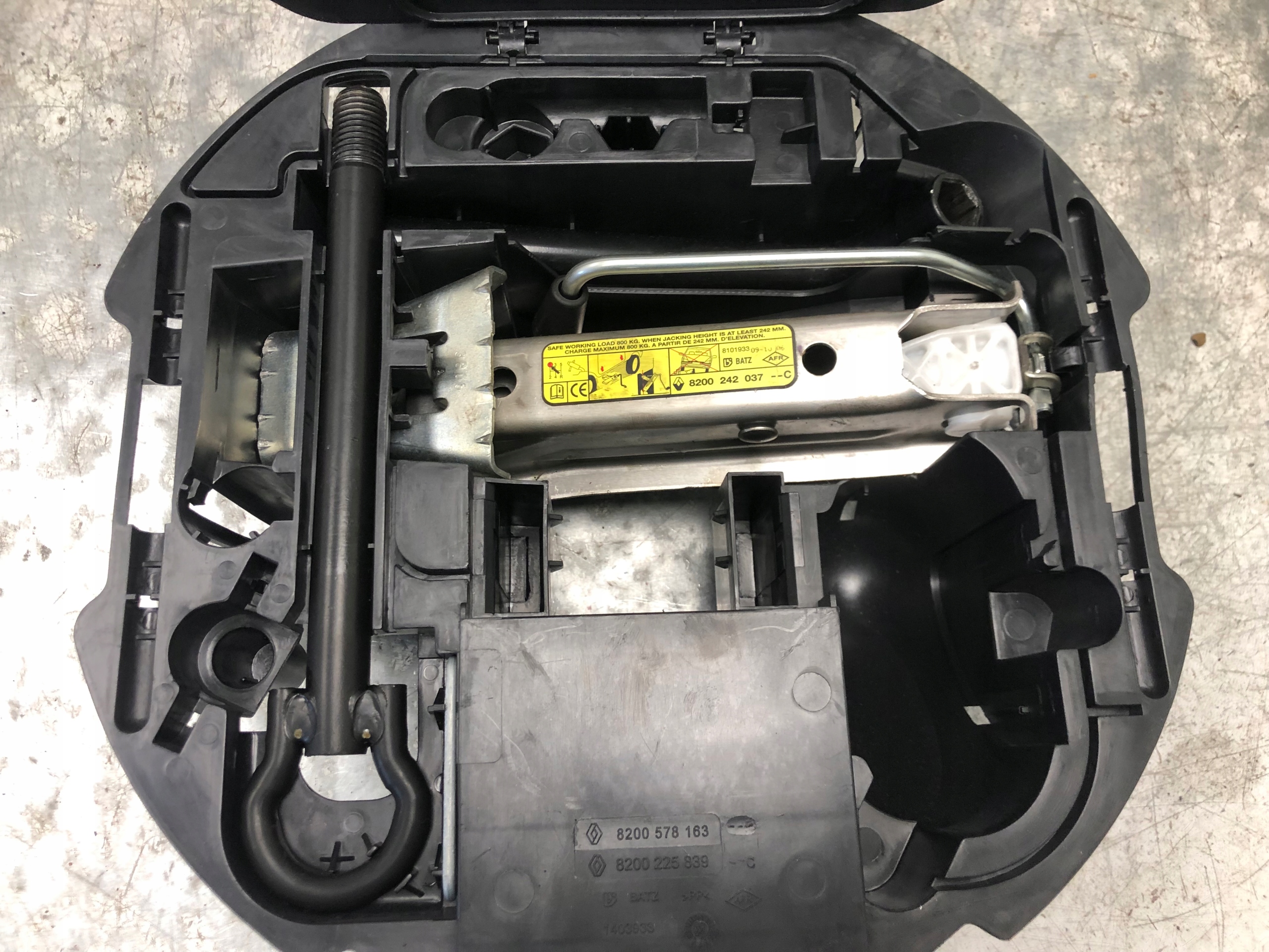 WKŁAD KOŁA LEWAREK UCHO KLUCZ RENAULT MODUS Producent części Renault OE