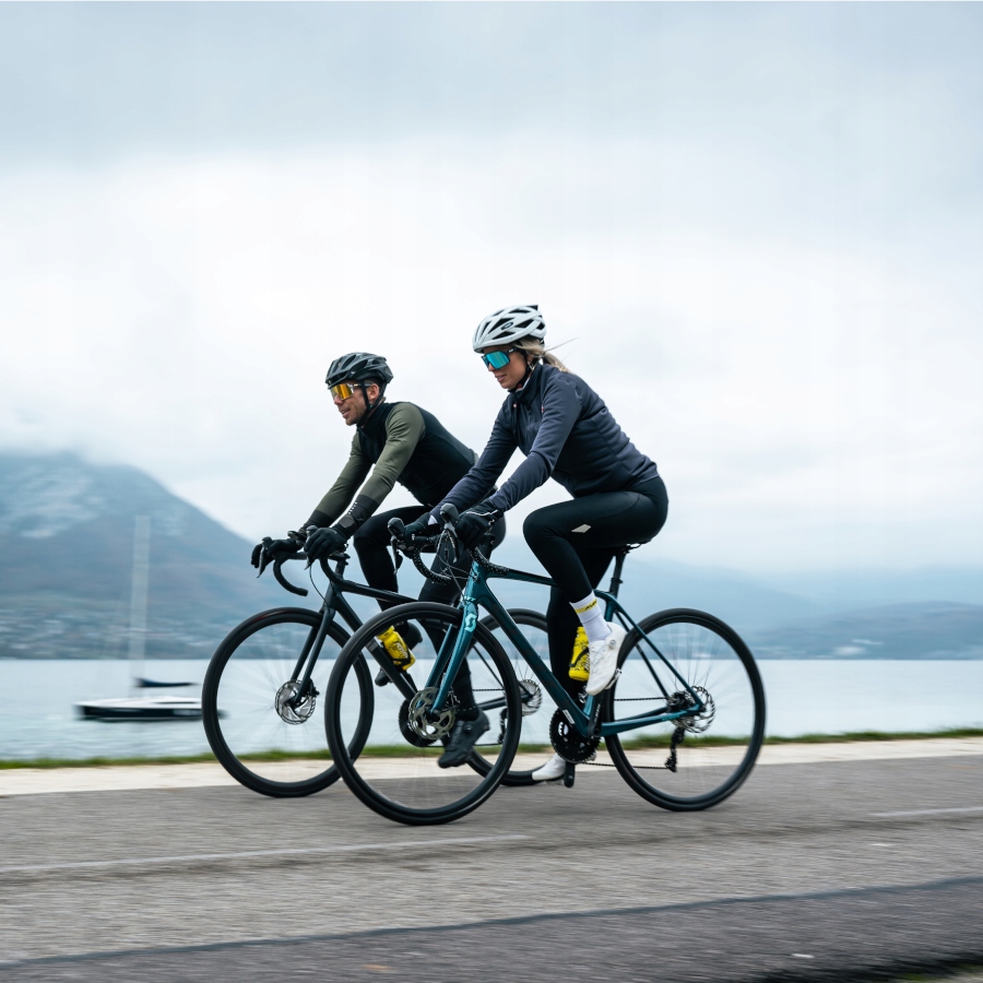 ISOSTAR BIDON 650ml ROWEROWY NA WODĘ NAPÓJ BUTELKA Model Isostar 650ml srebrny