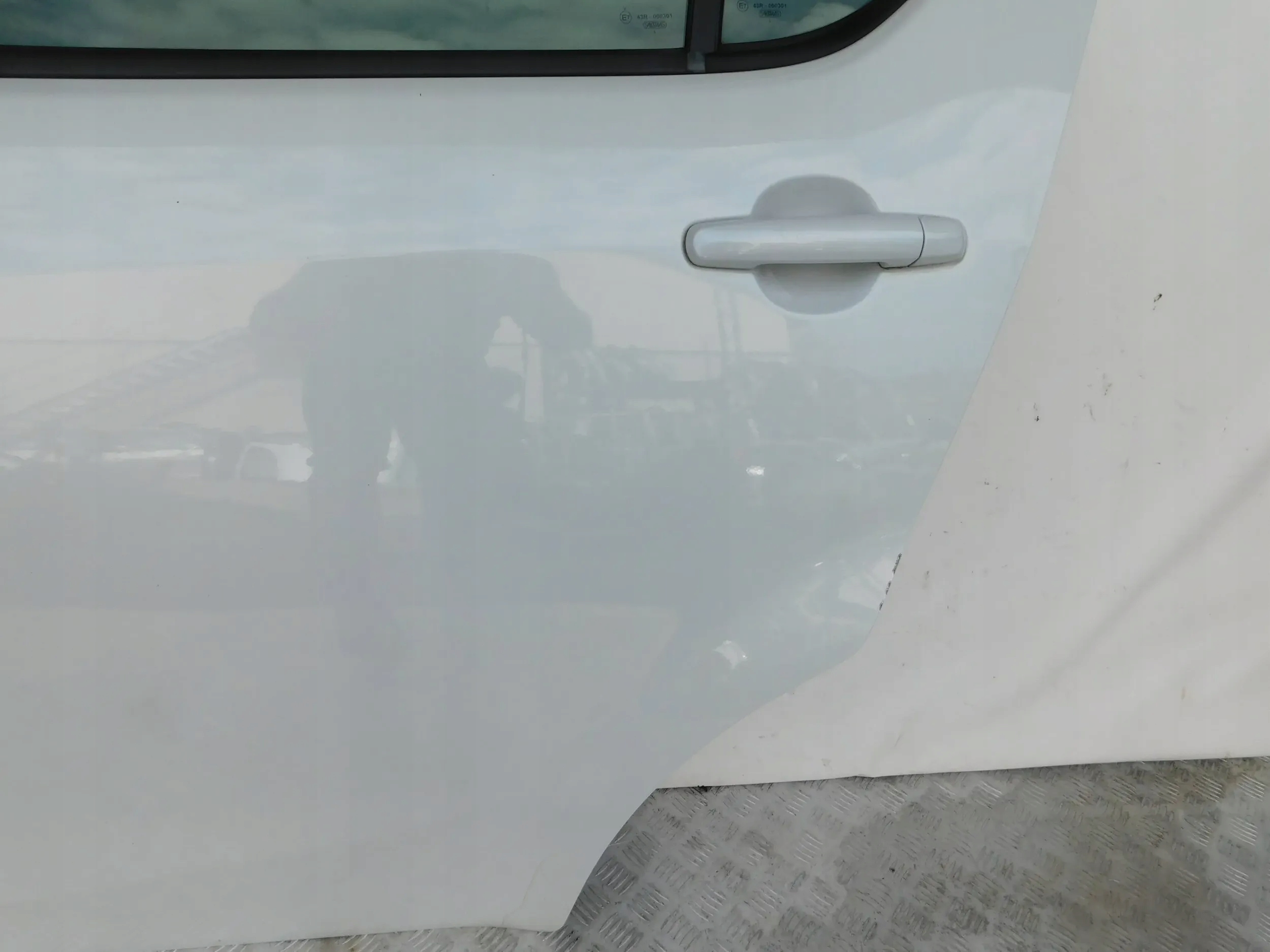door rear part rear. left SUZUKI SPLASH
