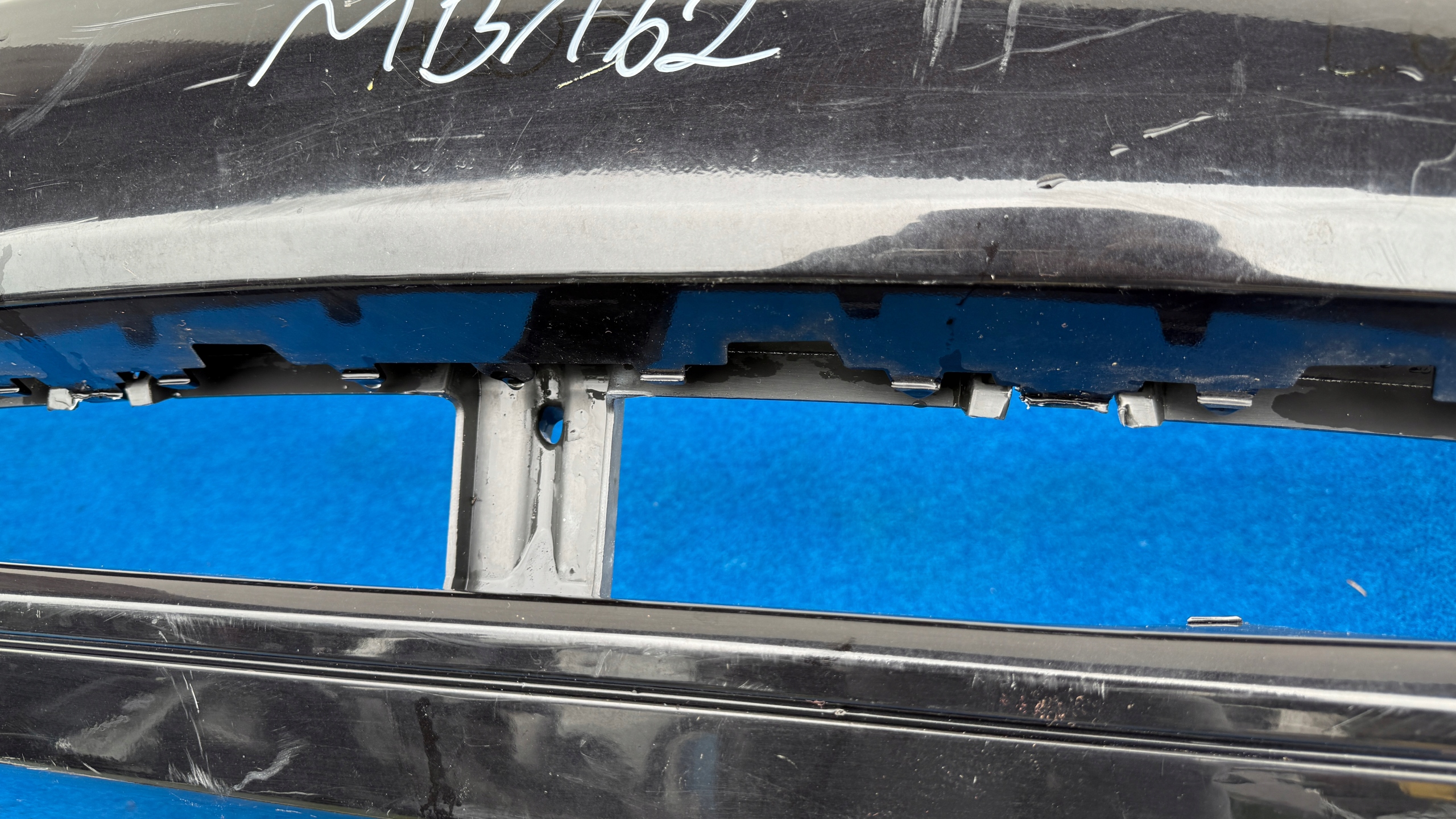 MERCEDES C-KLASA W203 00-03 ROK bumper front moulding support MB162