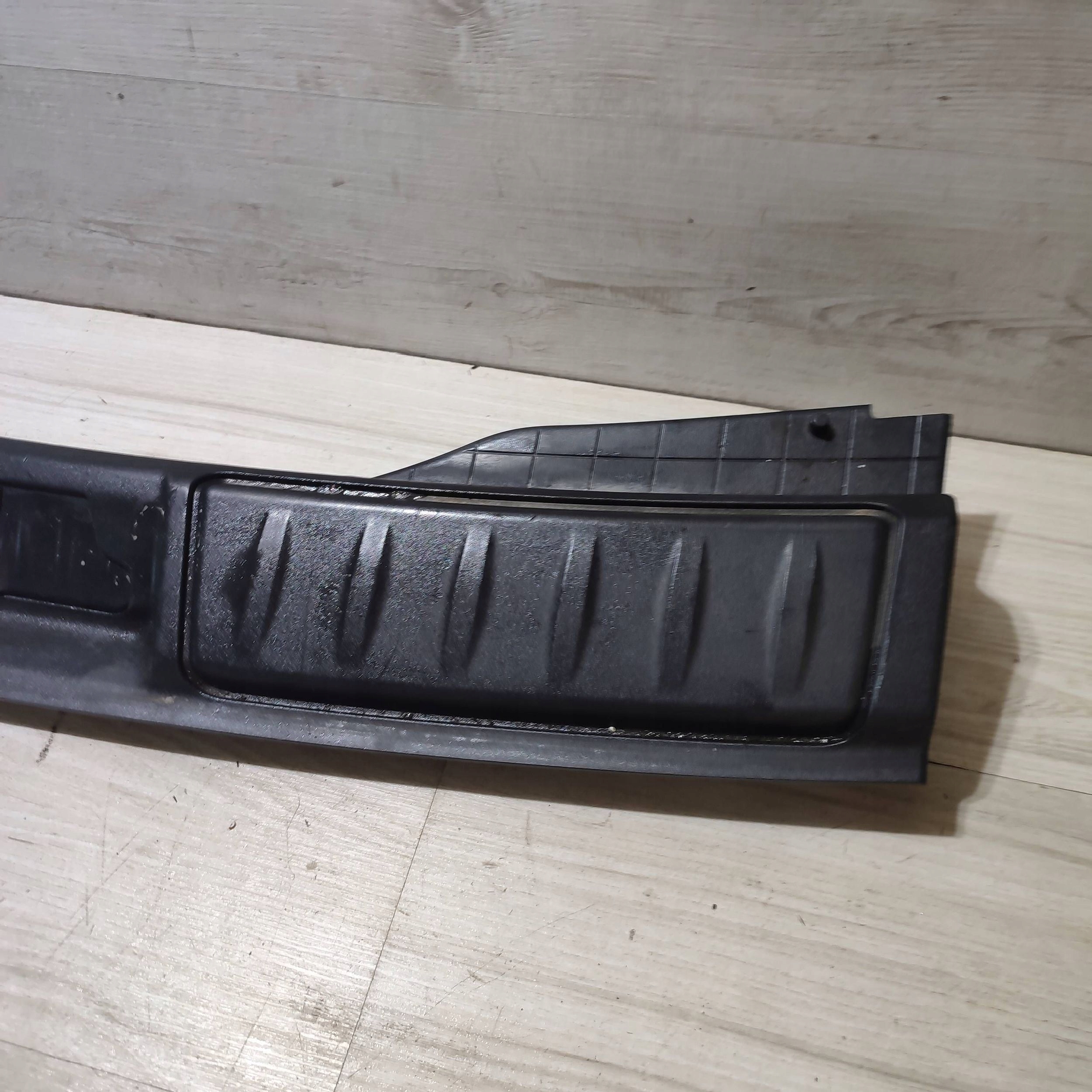 cap of the threshold boot Jaguar F-Pace HK83406A64A