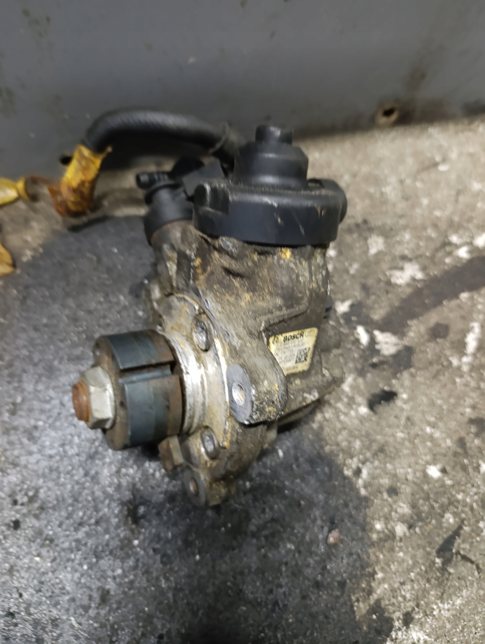 VW T5 LIFT T6 2.0 TDI CAAB CAAC CAA Einspritzpumpe 03L130755J