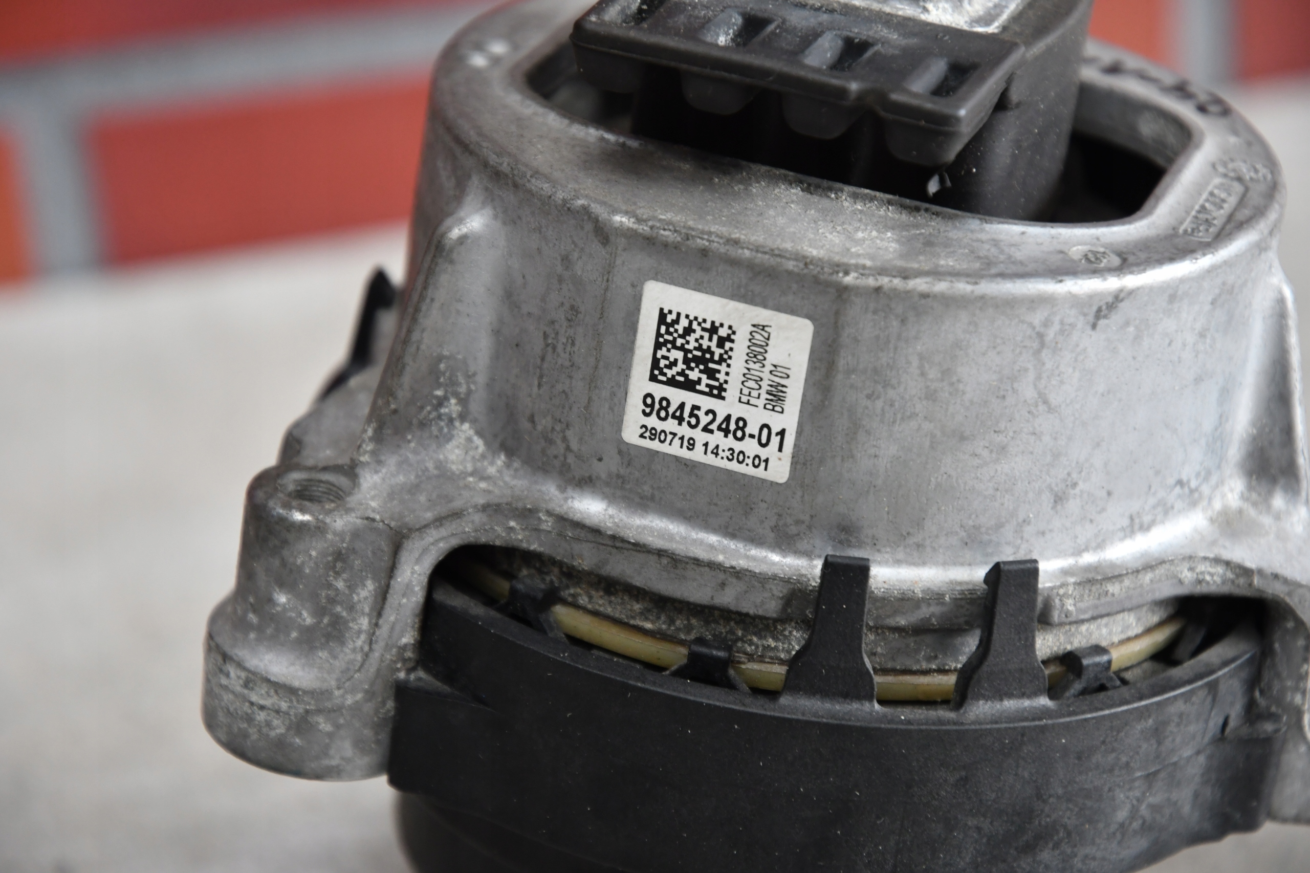 engine mount right BMW 5 G30 G31 530eX