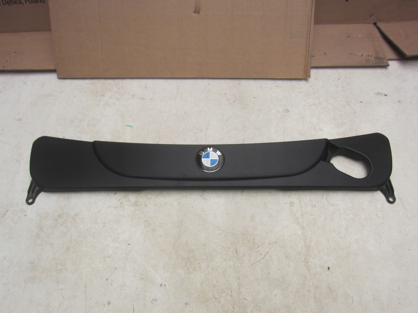 BMW E60 520D M47N2 intake air duct air line for support panel for radiators 11147801282