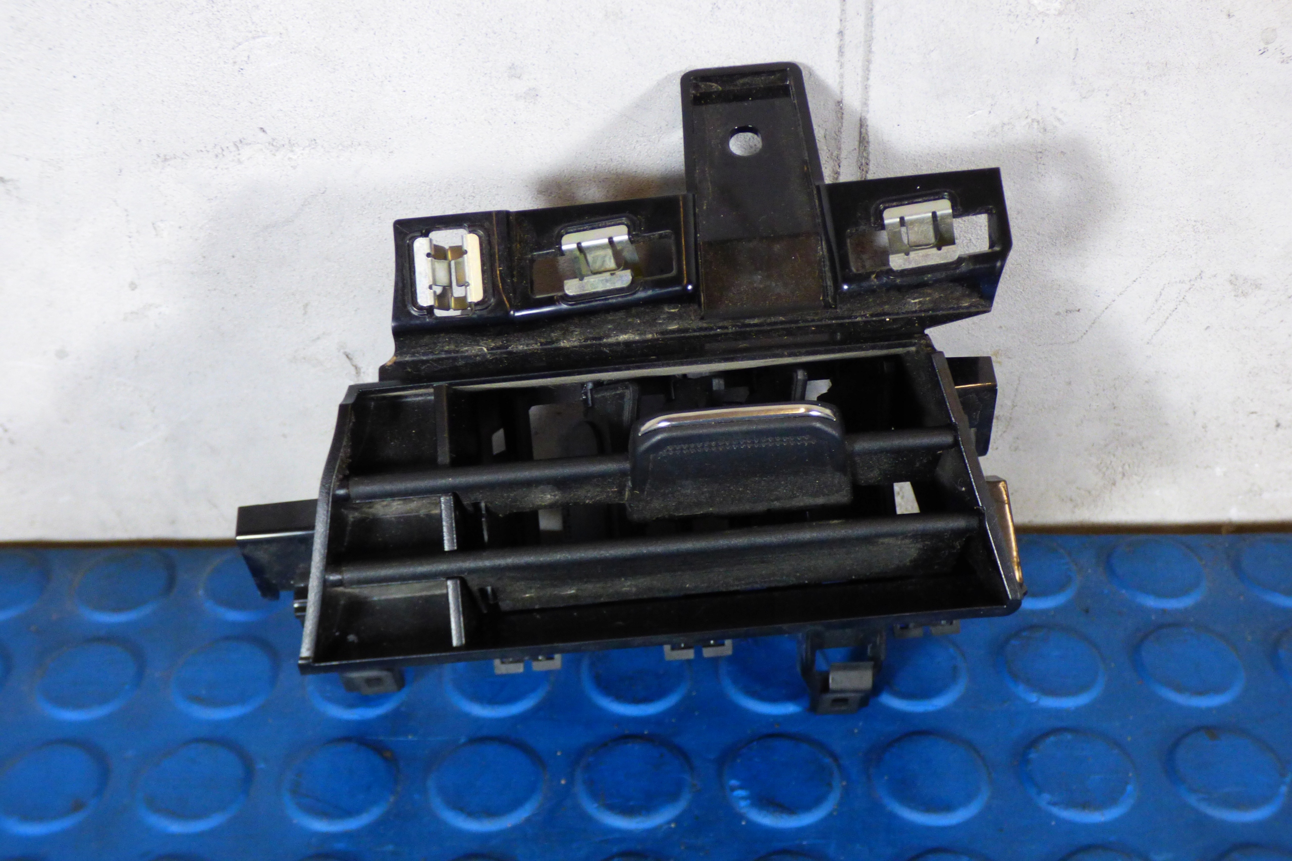 grid air conditioning devices 687516580R st.BDB RENAULT CLIO V