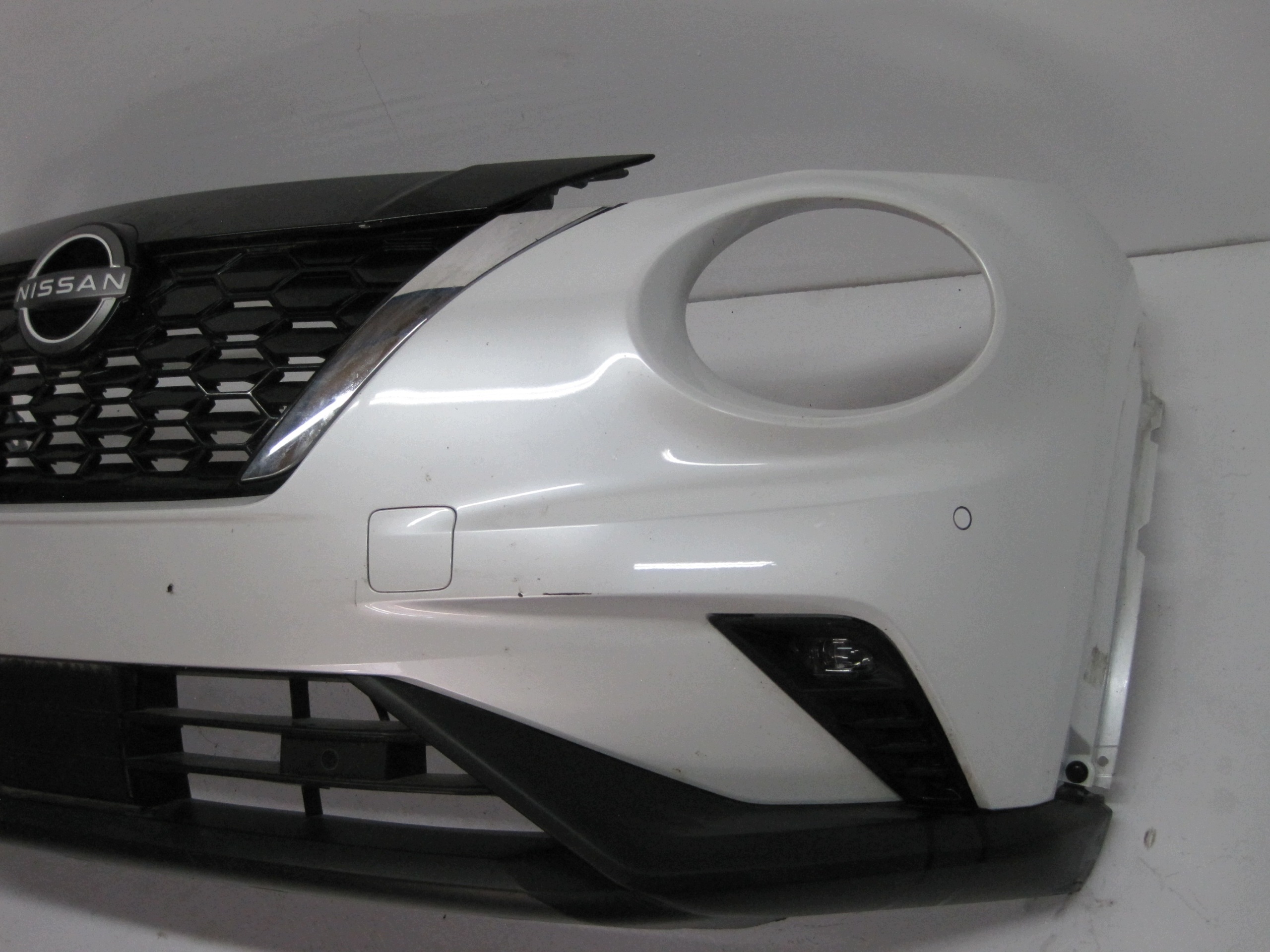 bumper NISSAN JUKE F16 4 PDC 24R front front below RADAR
