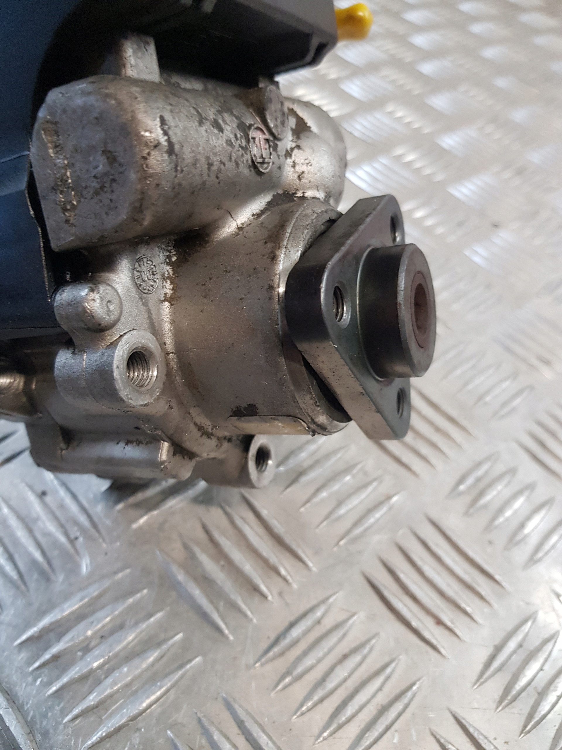 servo pump BMW E46 2.0D 98R
