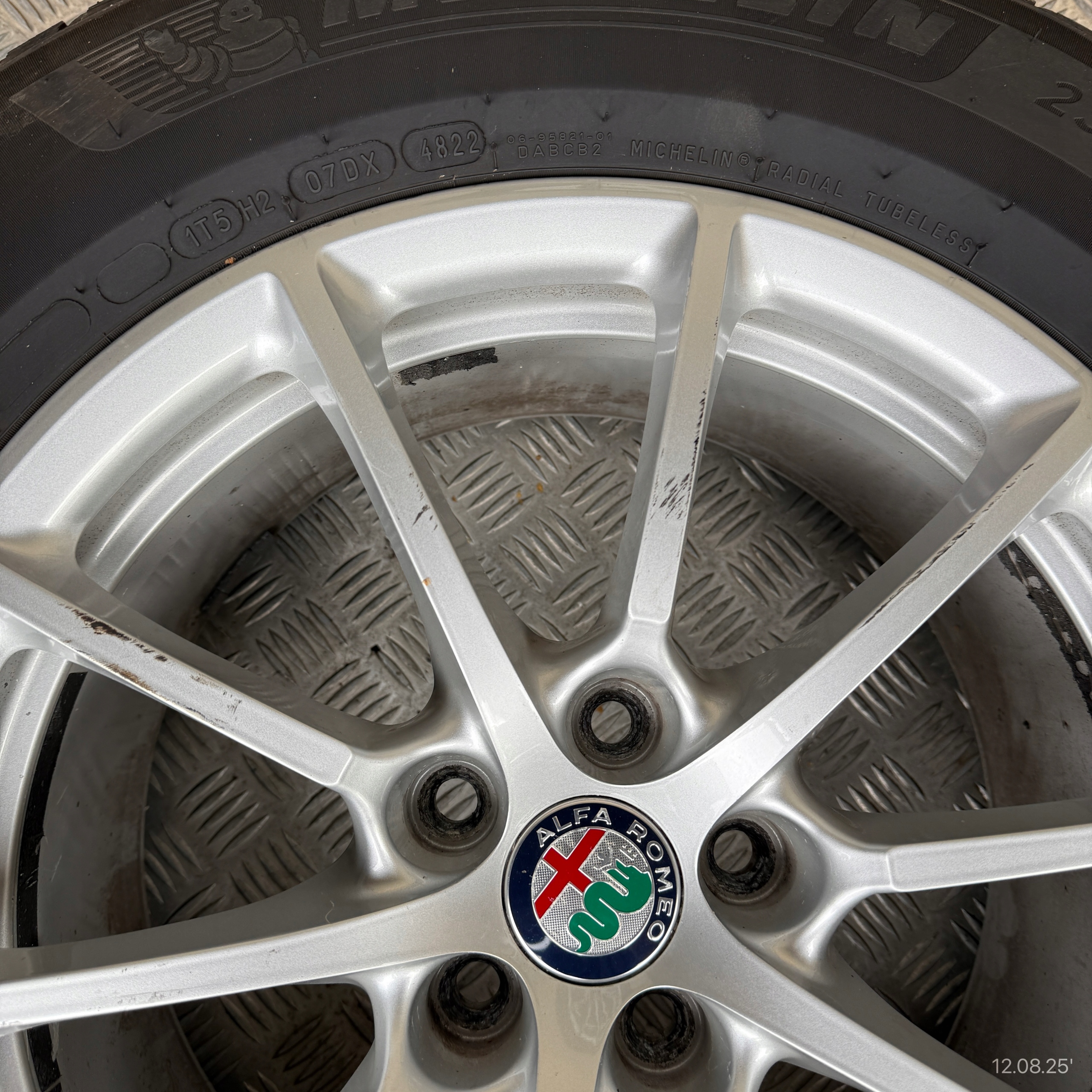 discs wheels tyres ALFA ROMEO GIULIA MICHELIN 235/65/17" 5MM winter M+S