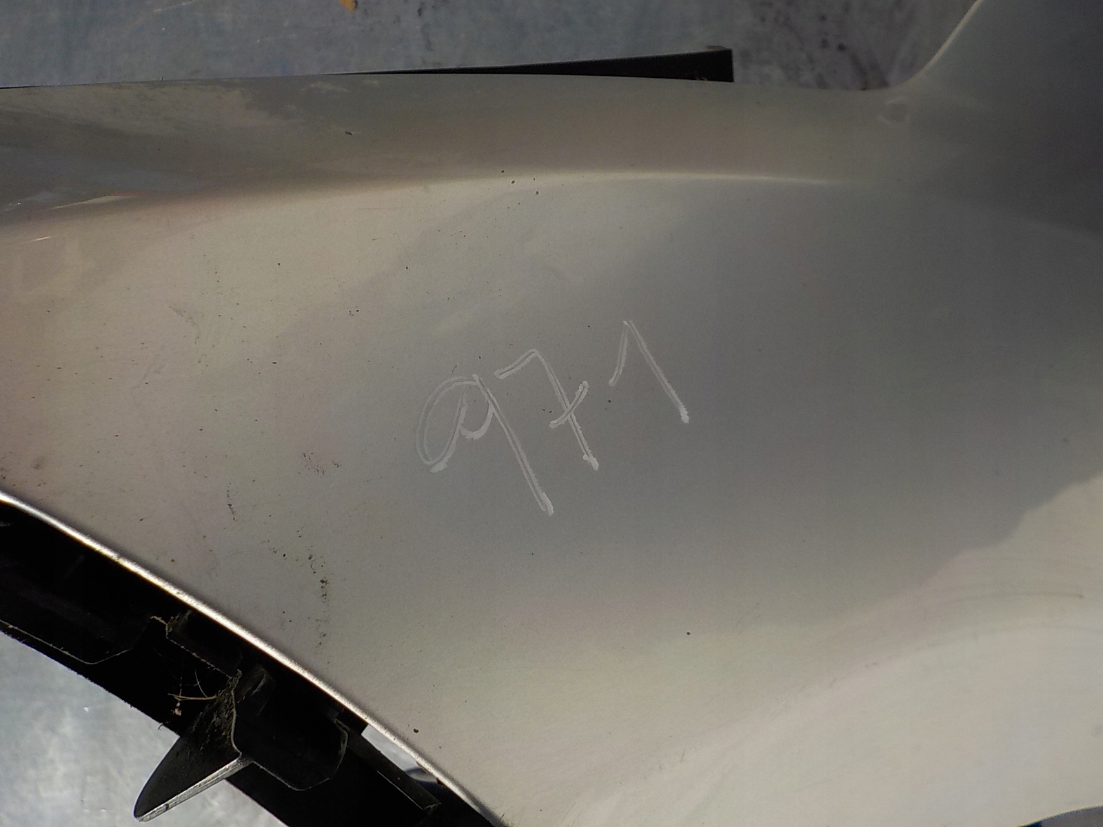 971 RENAULT MEGANE III blatník levý předek přední