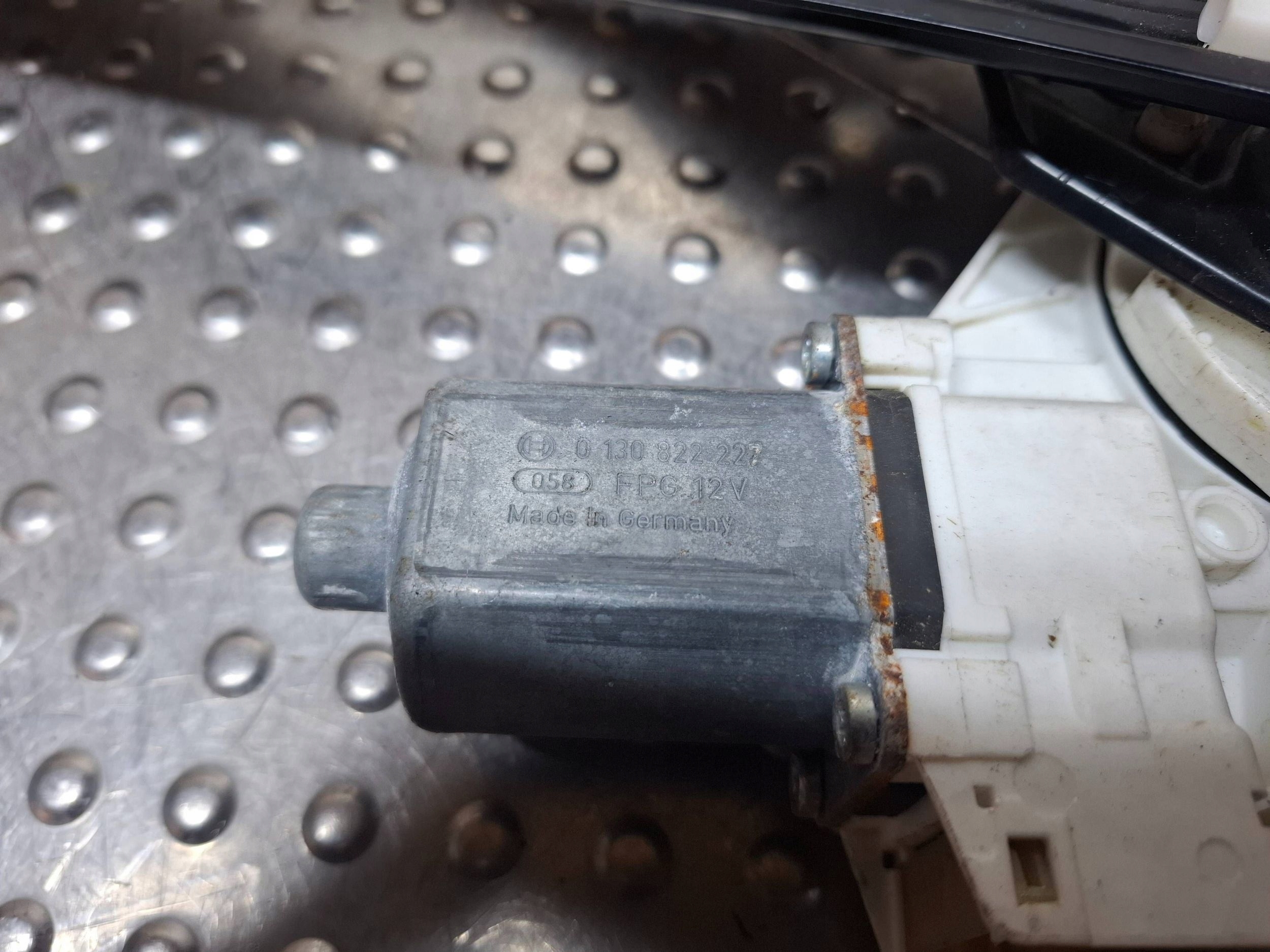 window regulator front right 2990294 BMW X1 E84