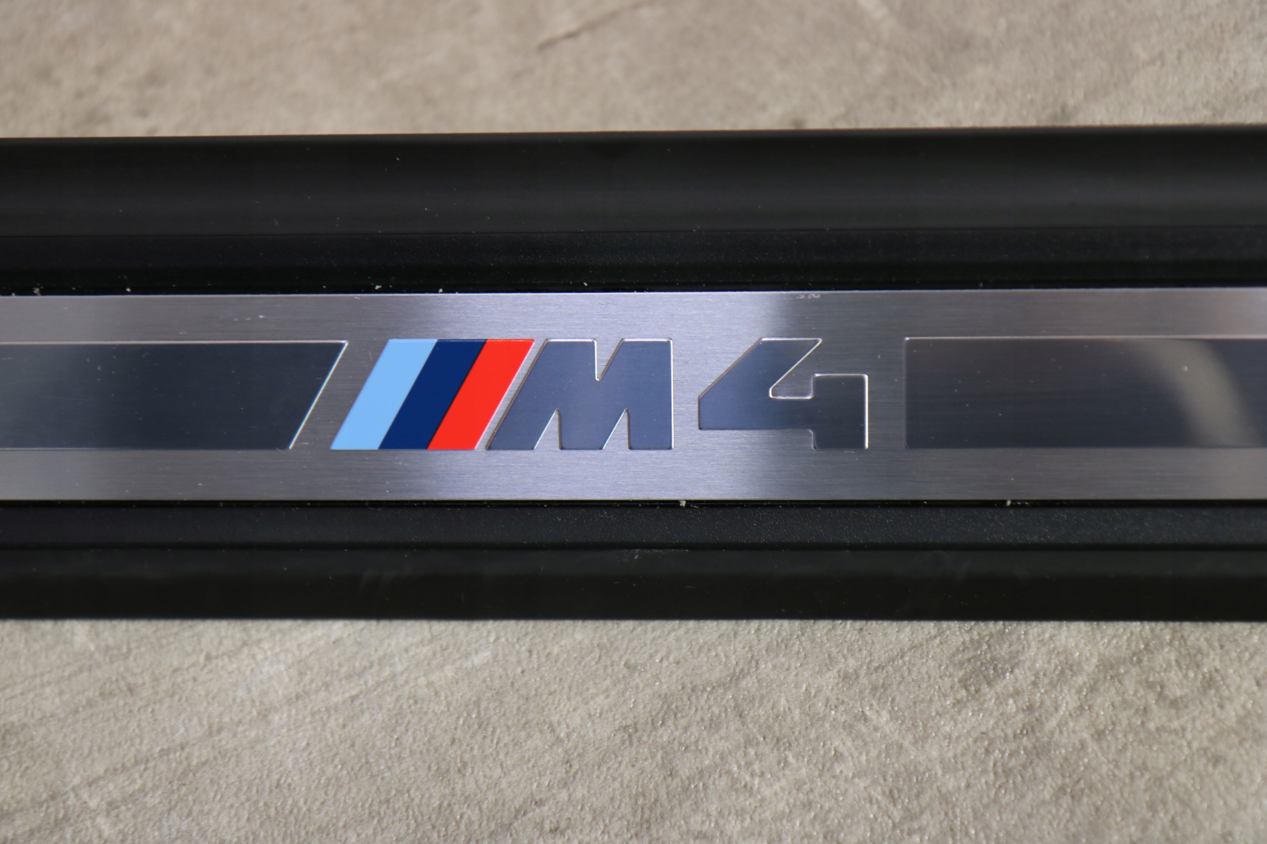 BMW 4' G82 M4 mouldings caps threshold front front KOMPLET 8075024