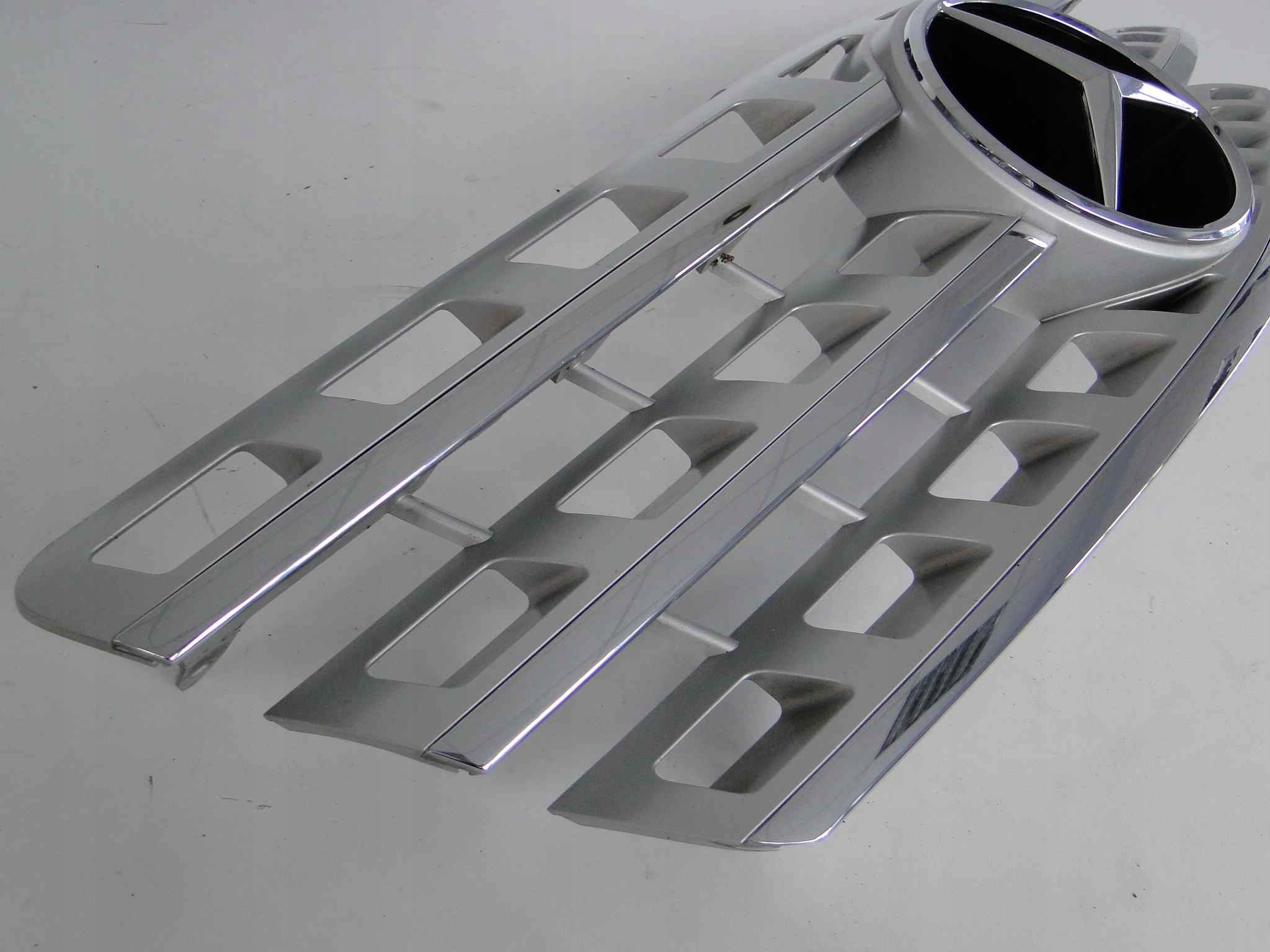 MERCEDES ML W164 164 LIFT GRILL ATRAPA Typ samochodu 4x4/SUV Samochody osobowe