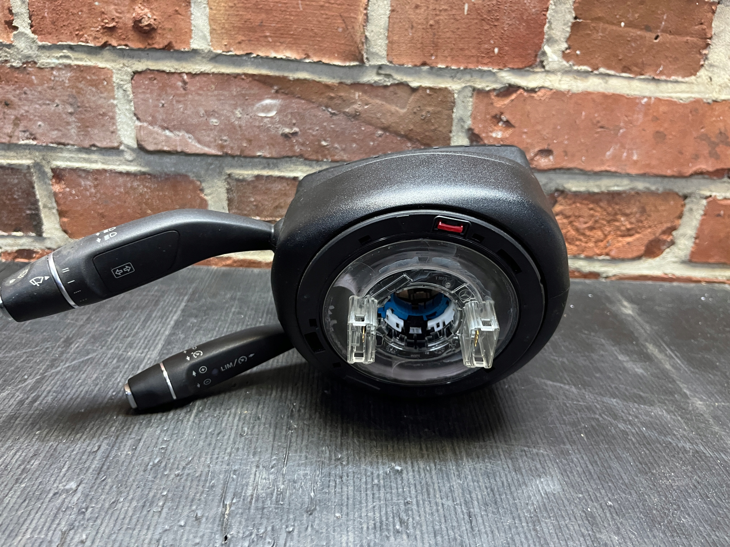 MERCEDES W205 PRZEŁĄCZNIK ZESPOLONY A2059006712