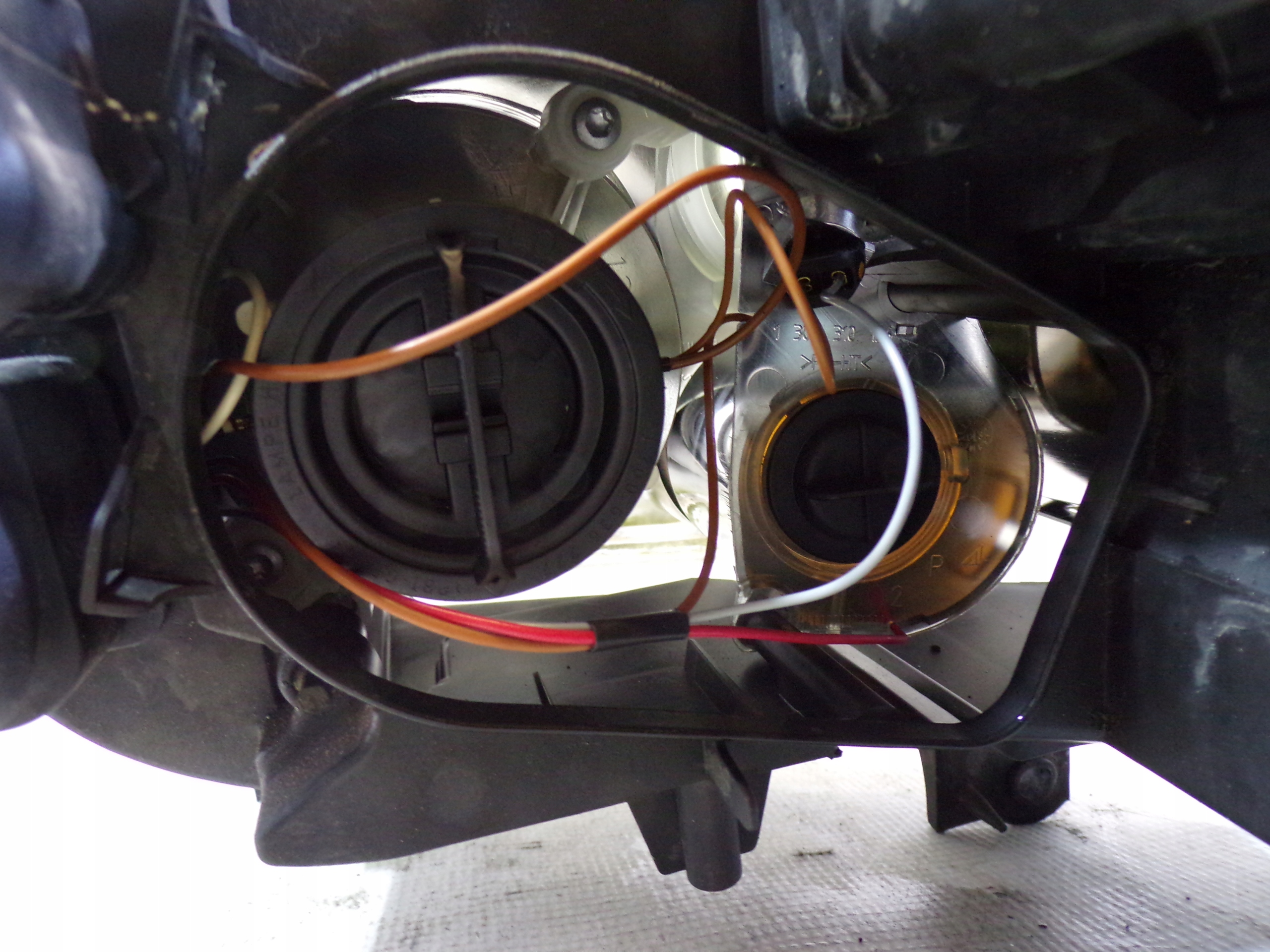 light front front right VOLKSWAGEN TOURAN 1 and (2) (K1)