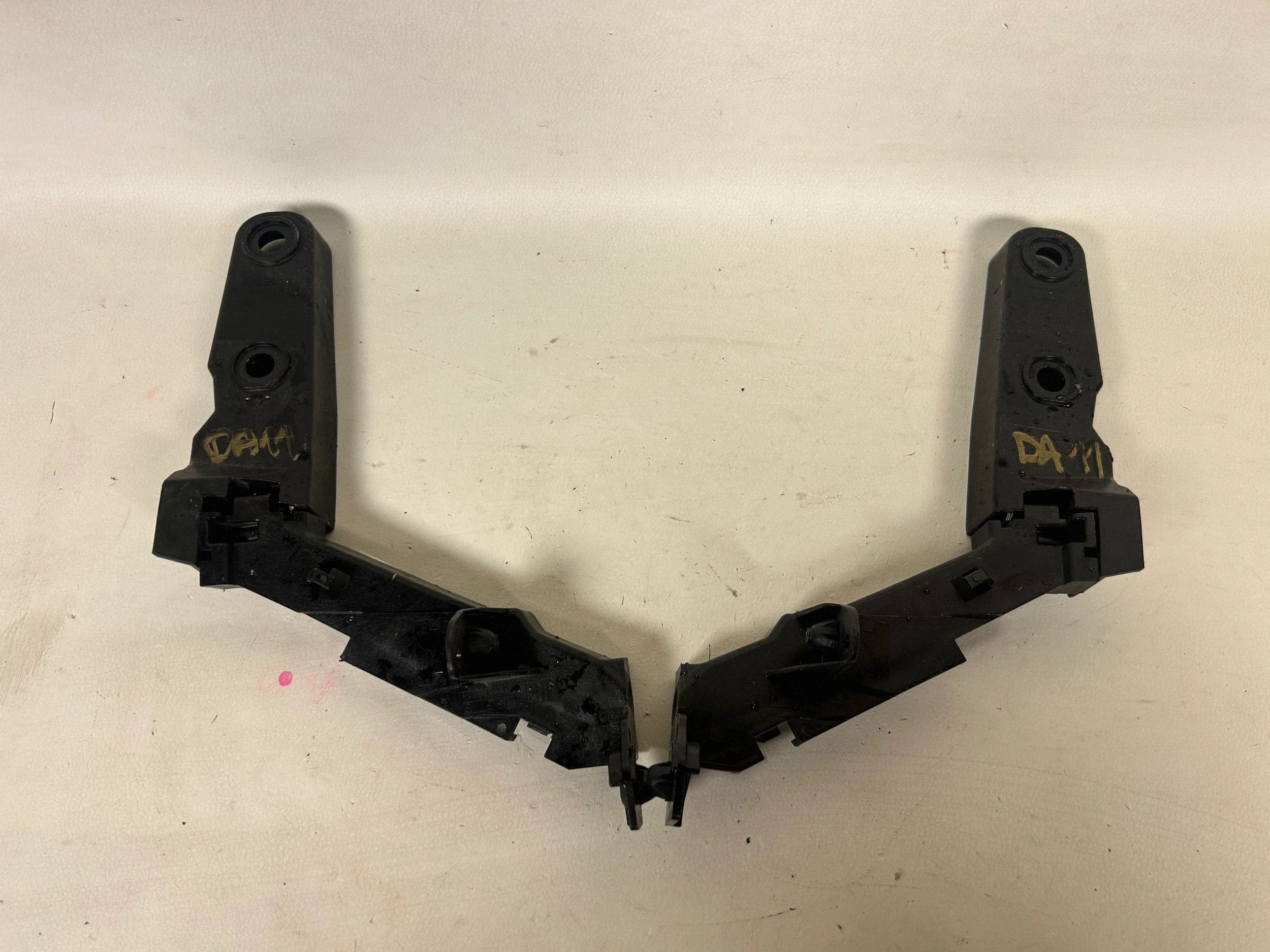 AUDI TT 8S stoßstangenführung rechts links heck 8S0807376A 8S0807375A