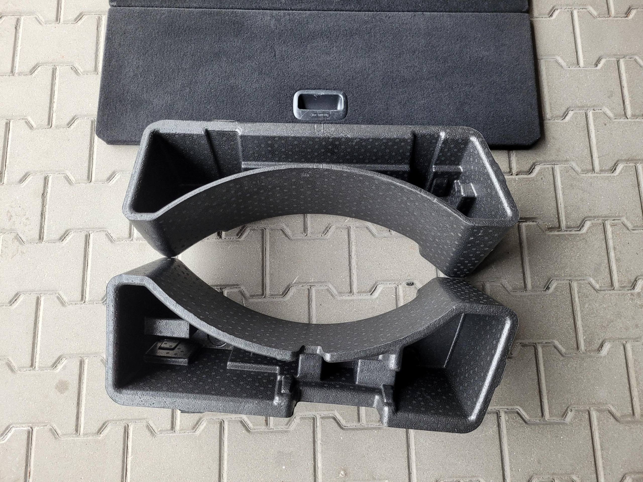 plato KOBERCE kufru Polystirén SSANGYONG KORANDO IV 4 C300