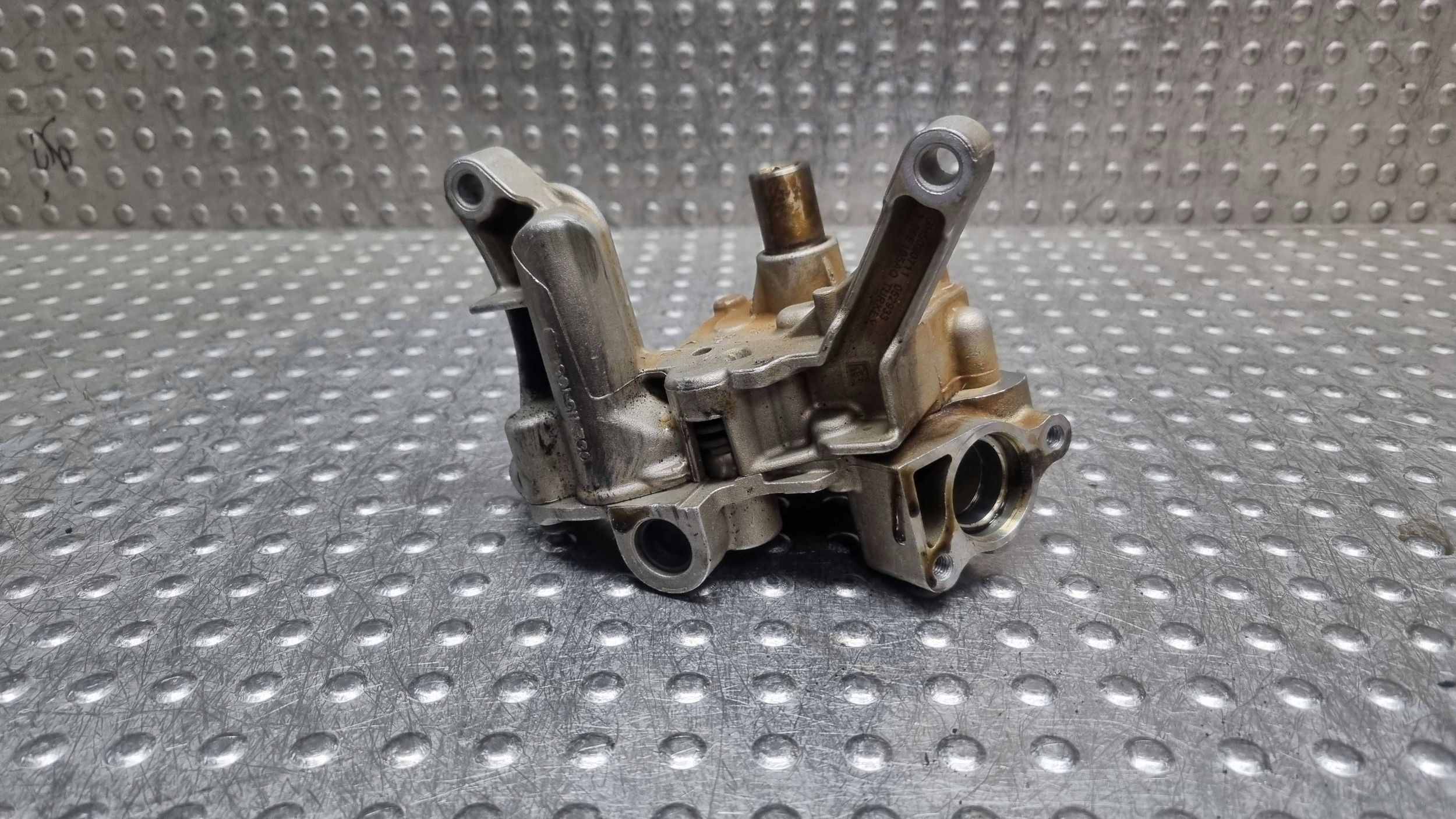 Ölpumpe 06E115105 AUDI A4 B7 A6 C6 A8 D4 2.4 FSI 3.2 FSI