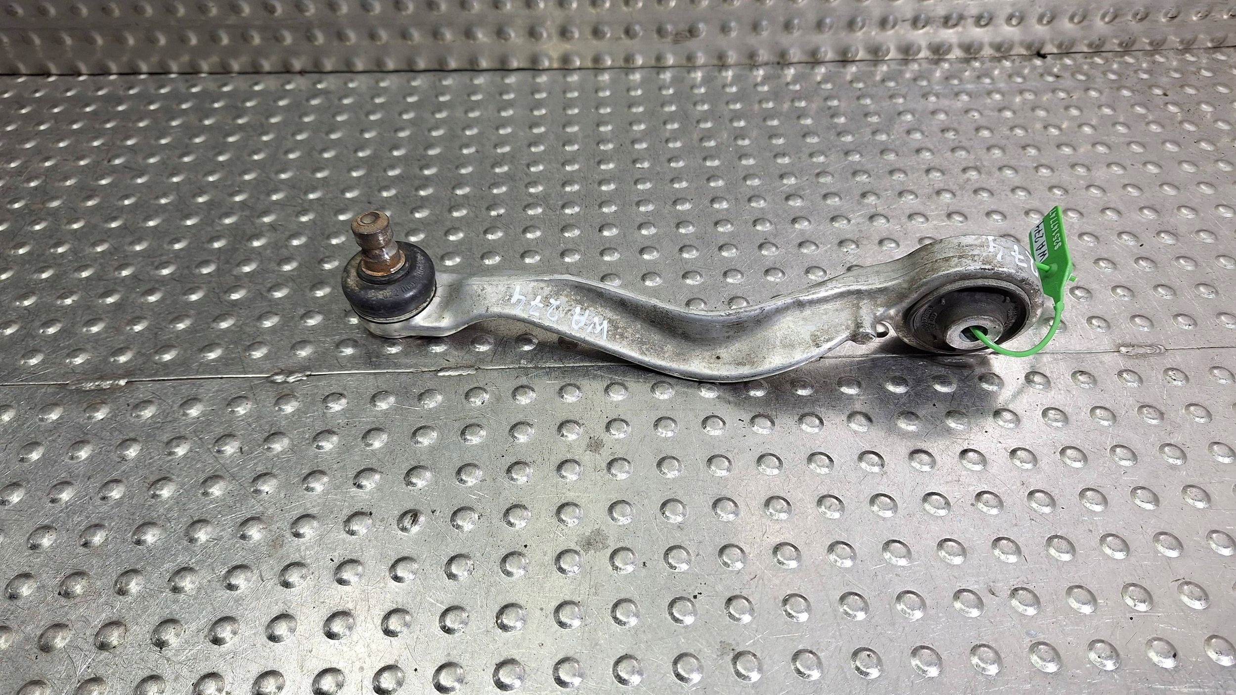 arm right front upper OE 4D0407512F AUDI A4 B6 A6 C5 PASSAT B5 SUPERB and