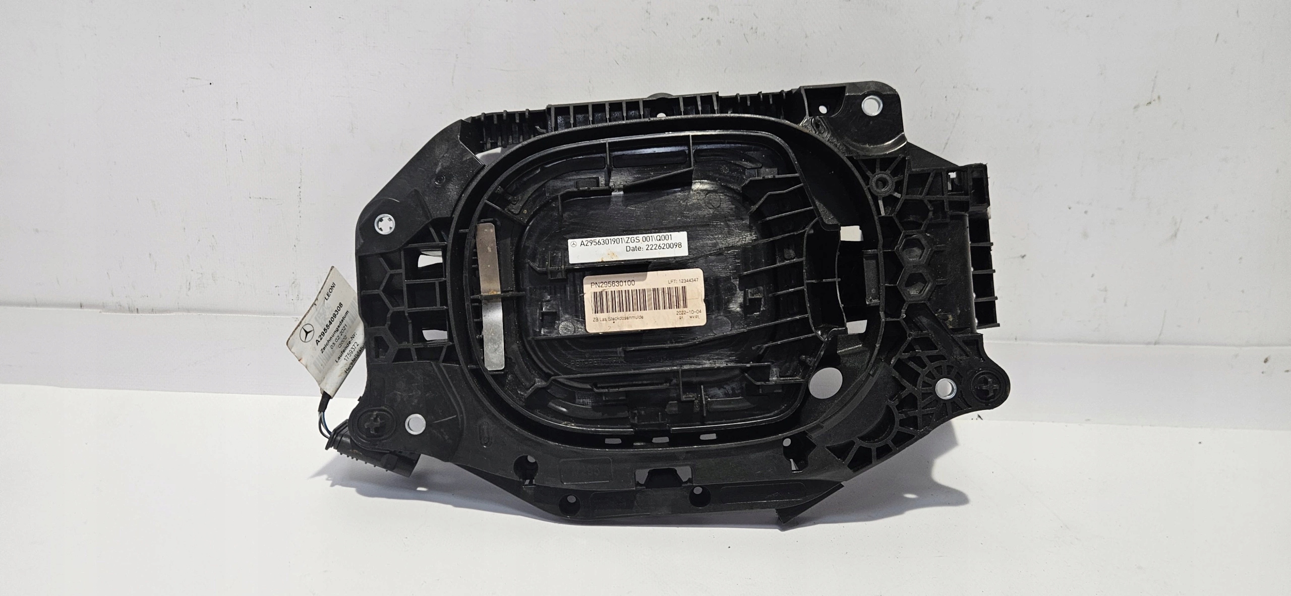 door GNIAZDA LADOWARKI MERCEDES EQE W295