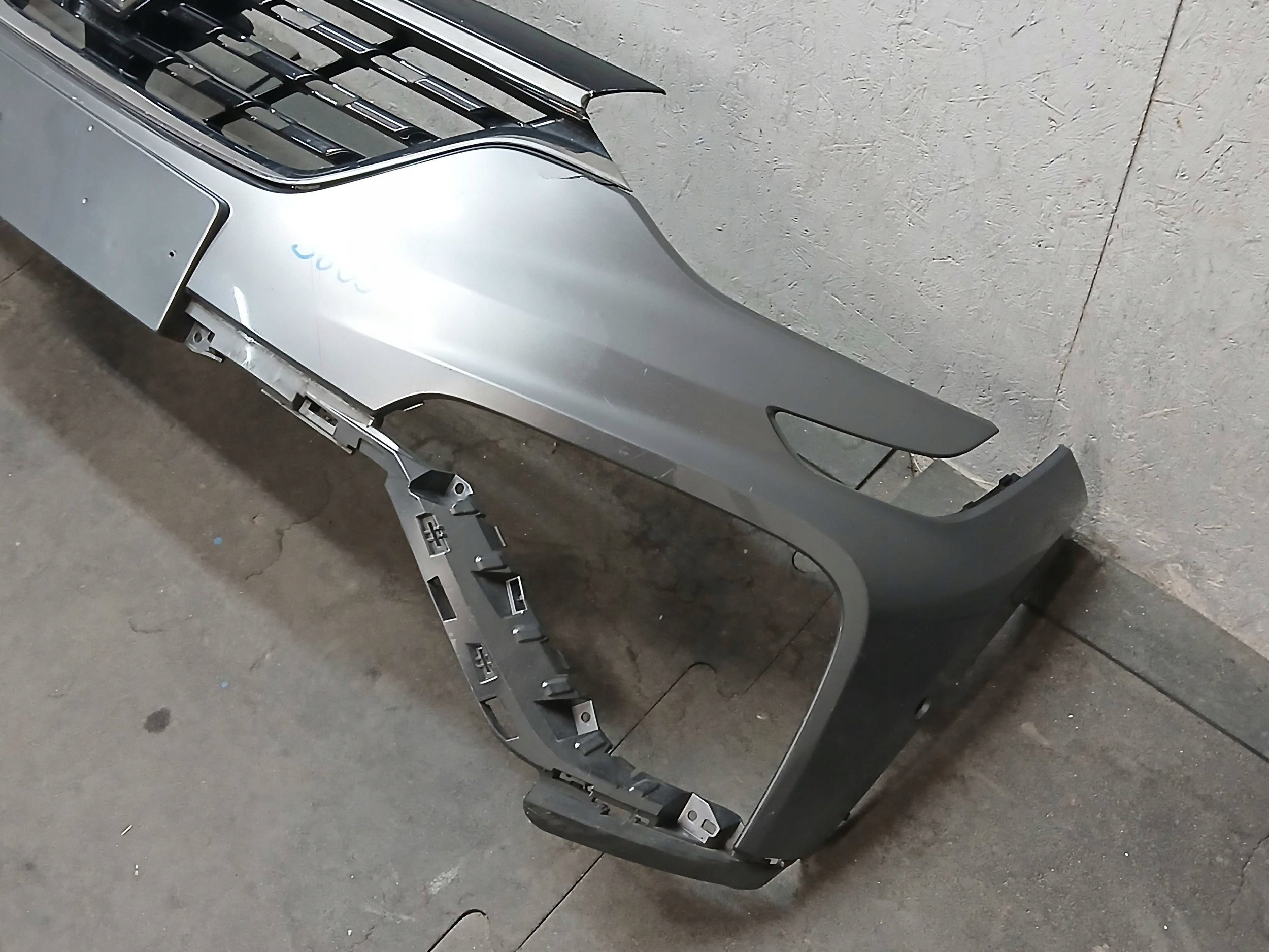 nárazník předek RENAULT ARKANA RS