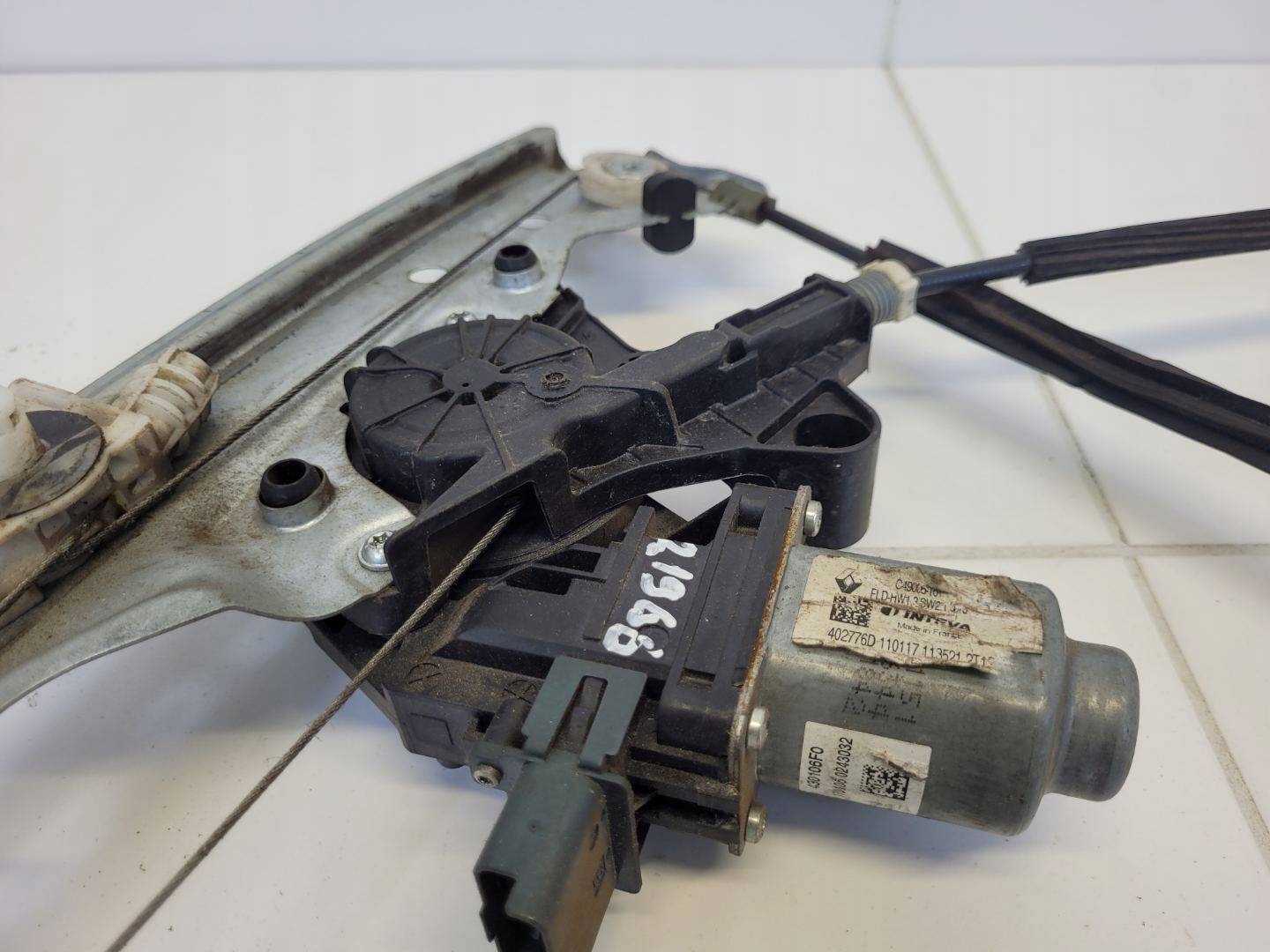 window regulator electrical front left side Renault Clio 4 facelift 2019