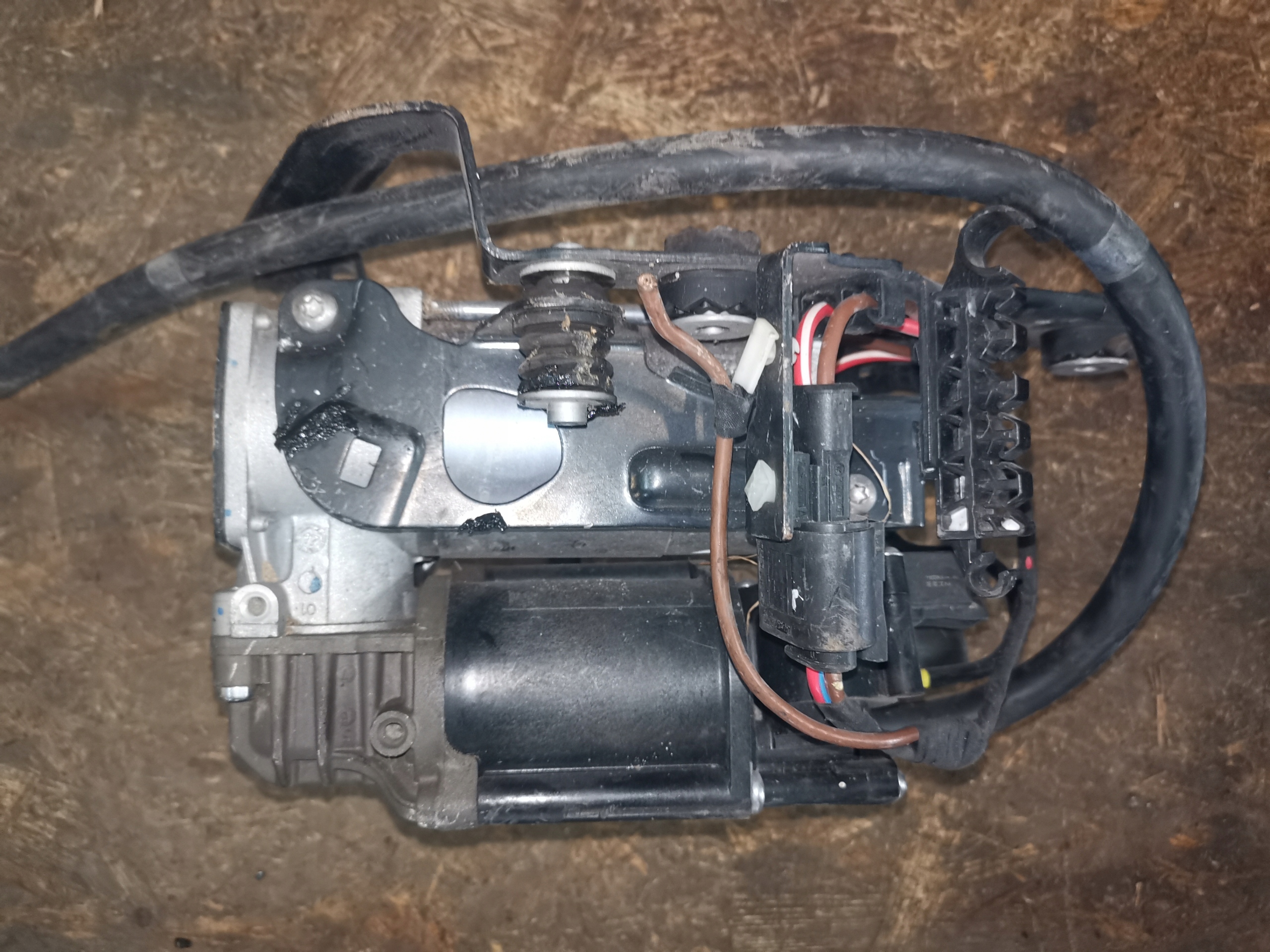 compressor; springing BMW 5 G31 6 G32 6886721