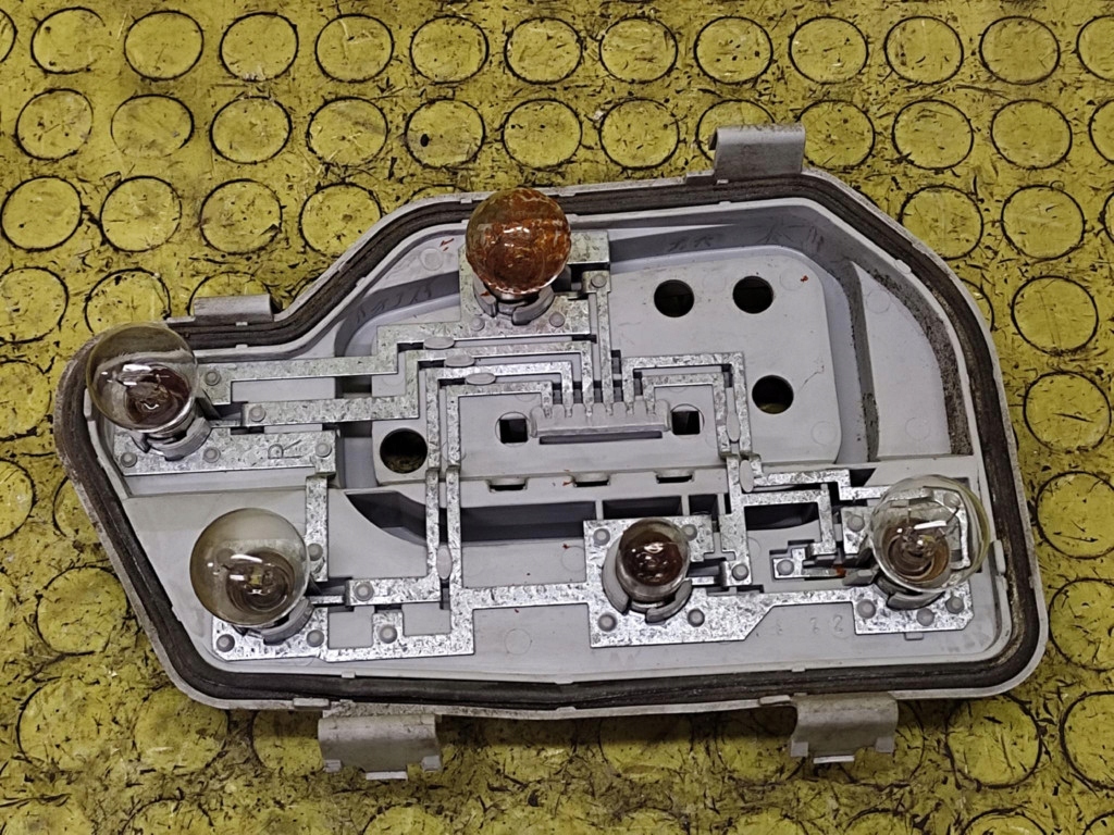 VW POLO IV 9N light right rear part