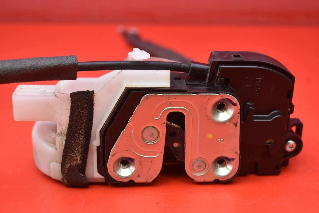 lock door right front front EU 81320-2Y000 HYUNDAI IX35 1 and 09-13