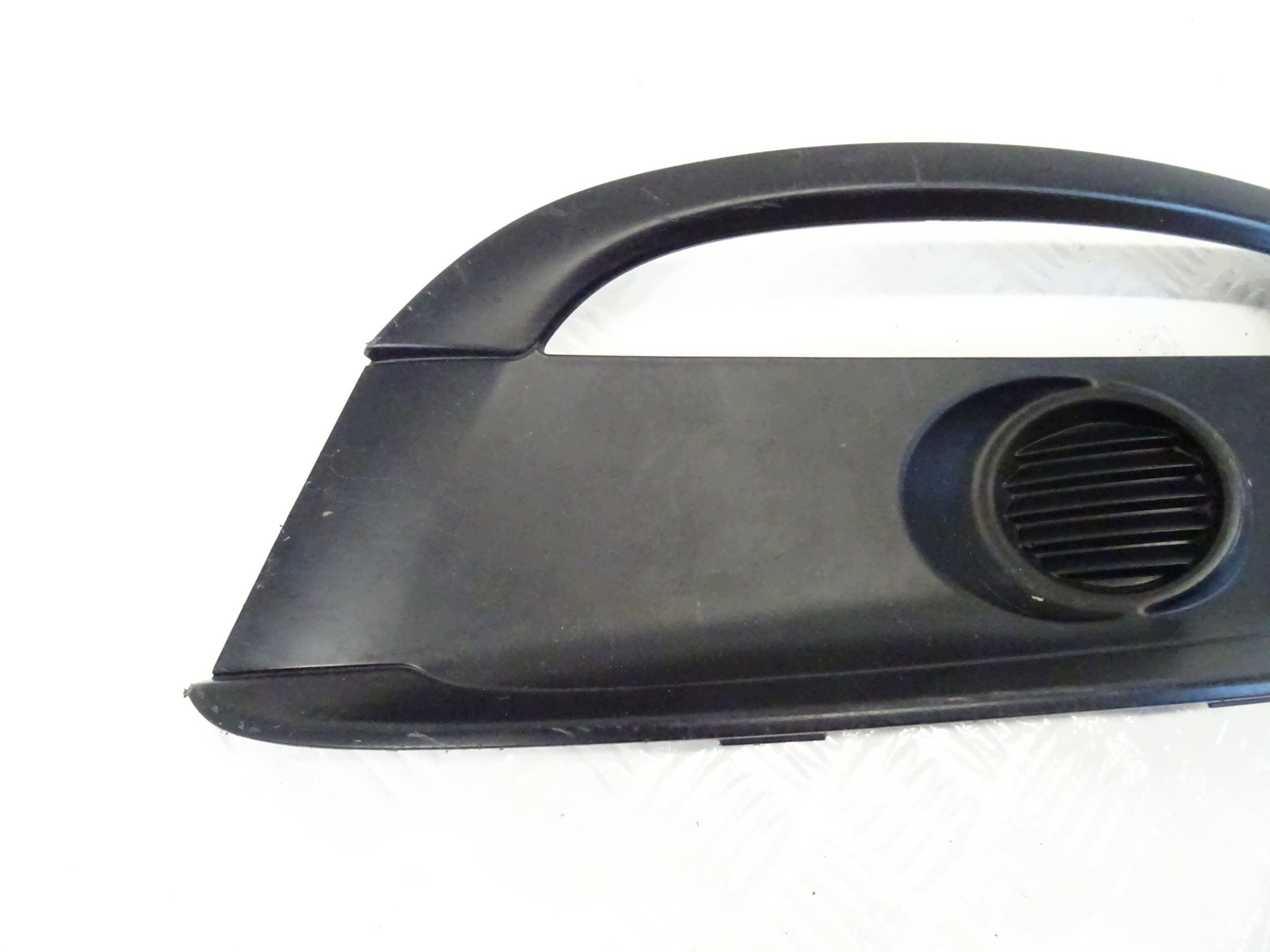 grid of a bumper right front KIA CEED II LIFT 86563-A2620