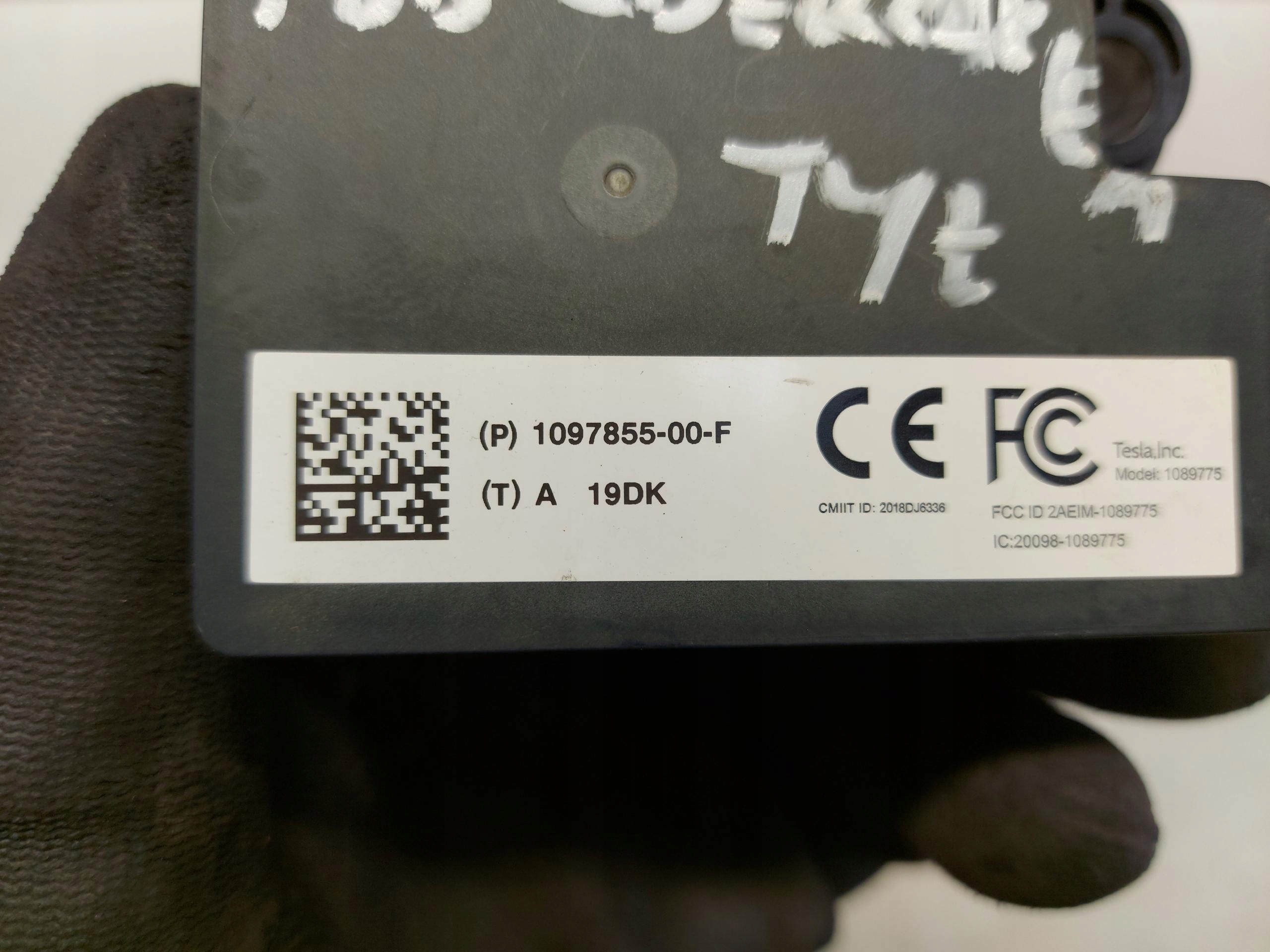 TESLA MODEL 3 RADAR SENSOR module 1097855-00-F