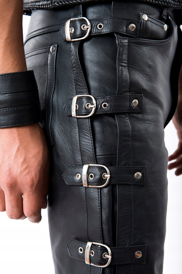 TSCHUL 420 - SPODNIE SKÓRA - METALOWE KLAMRY r. 34 Model 420