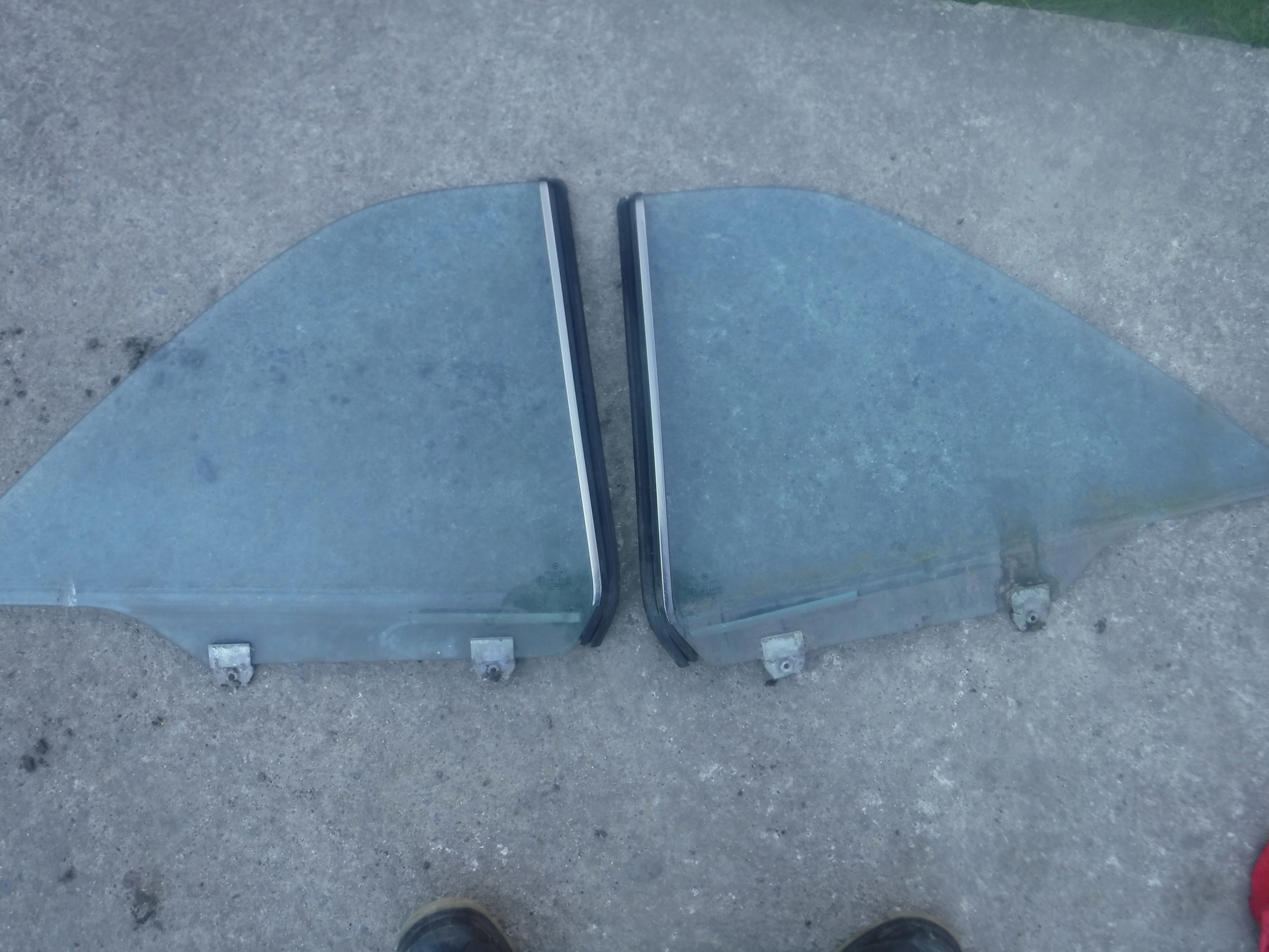 SZYBA PRAWA lewa TYL MERCEDES W124 COUPE CABRIO