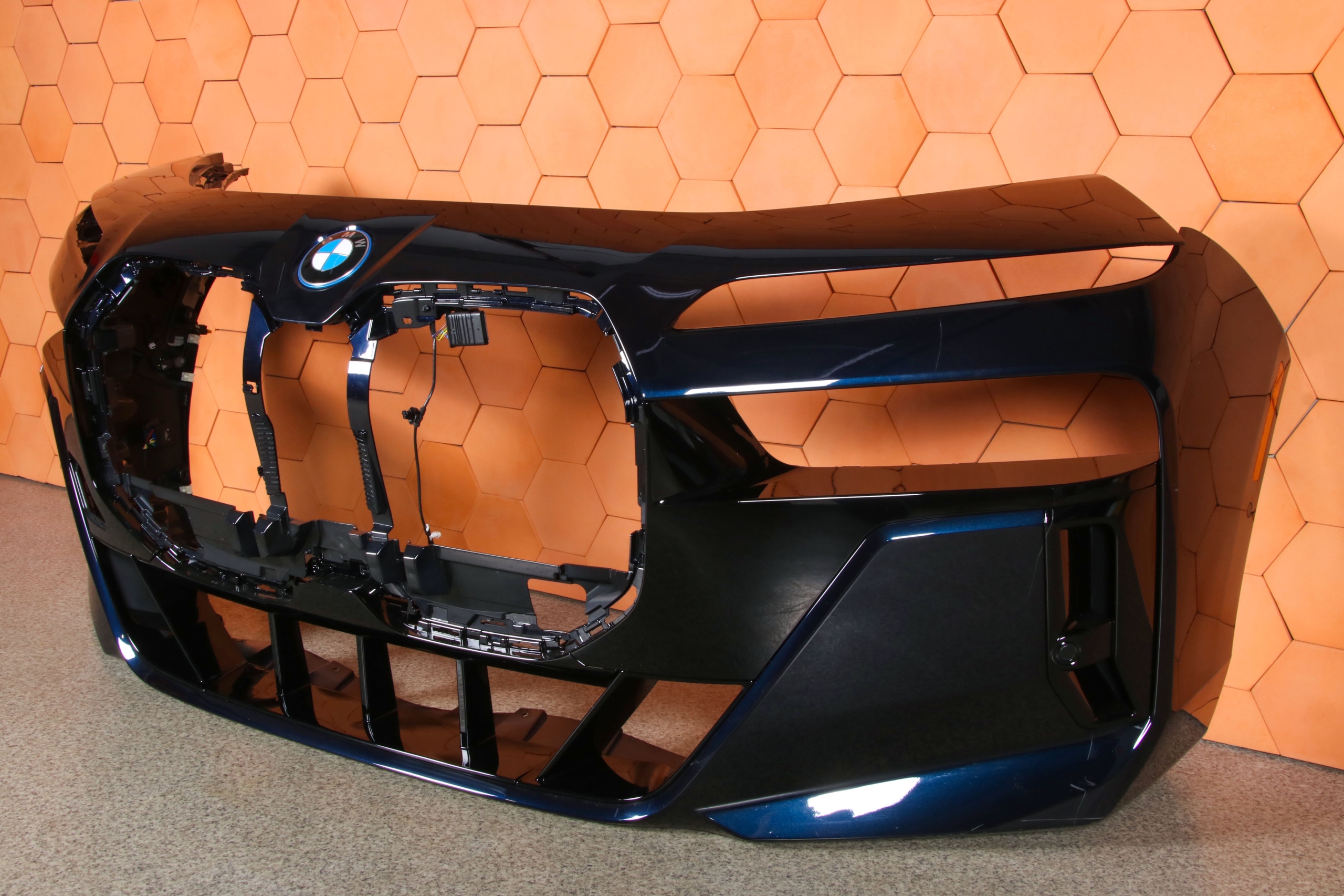 BMW 7 G70 i7 m-packet bumper front USA colour 416