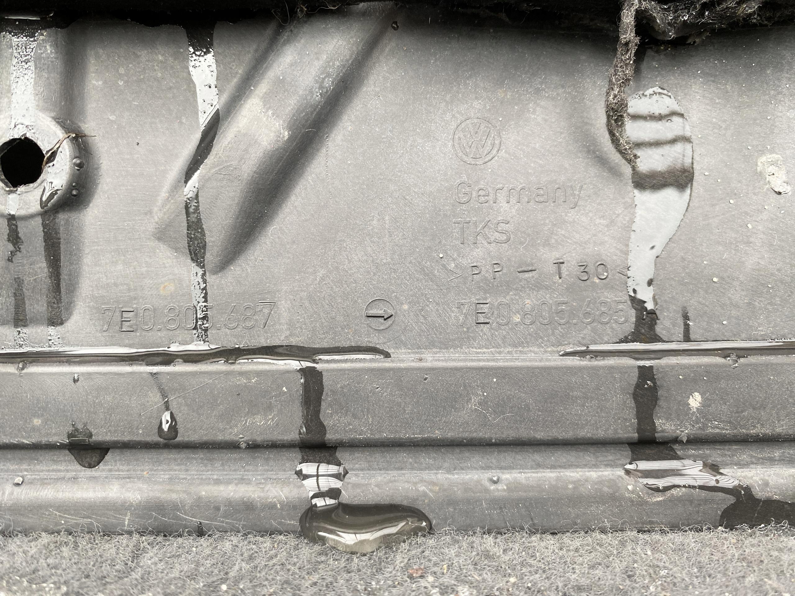 VW TRANSPORTER MULTIVAN T5 T6 10- cover lower below engine PODWOZIE original