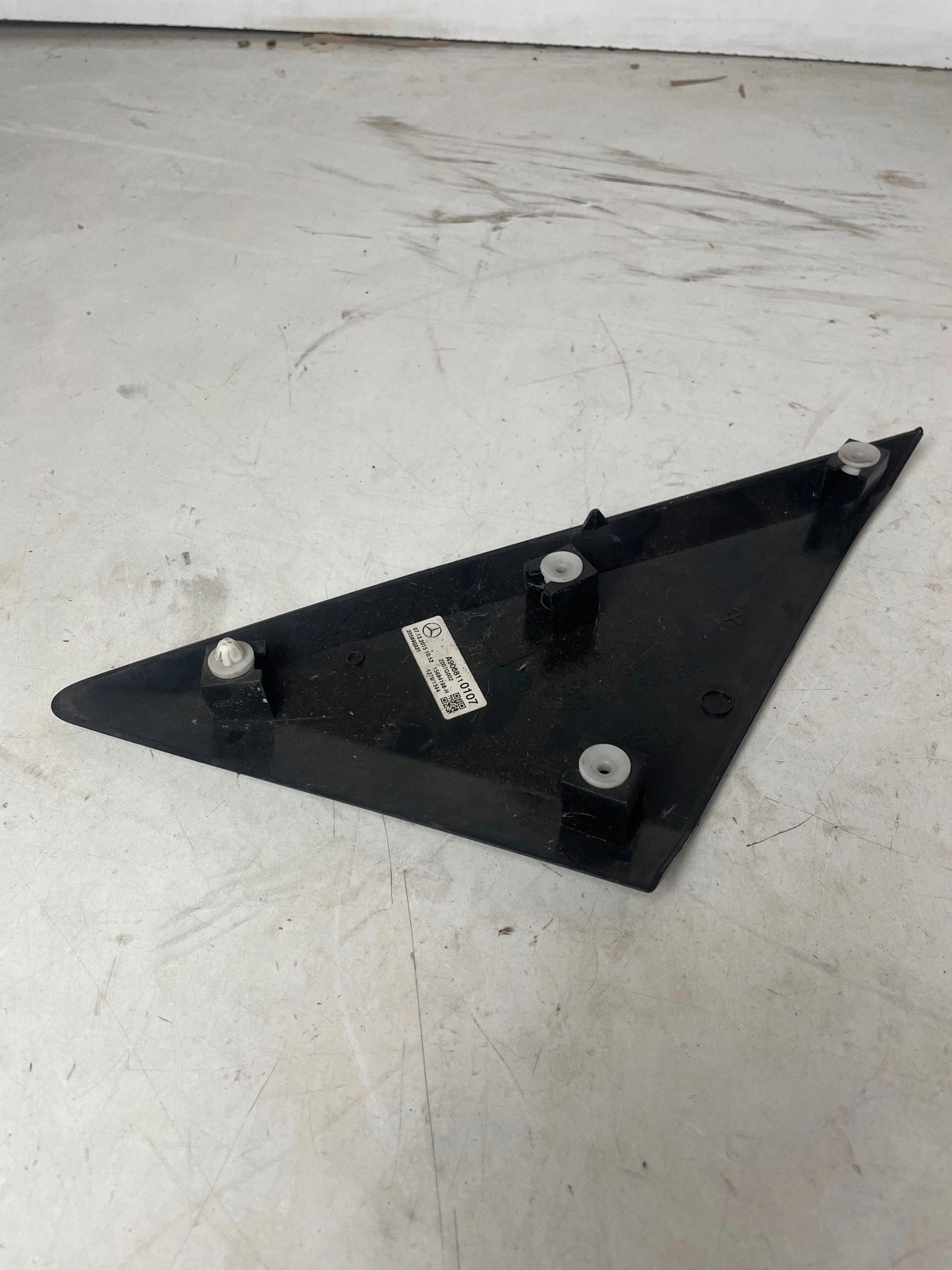 Couvre trojkat de couverture Aile Gauche Avant Mercedes Sprinter 906