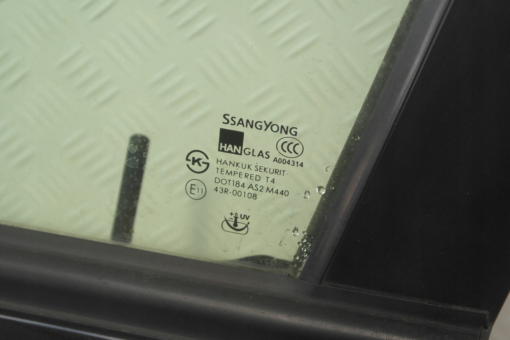 SSANGYONG REXTON 06-17 door front left front colour LAK