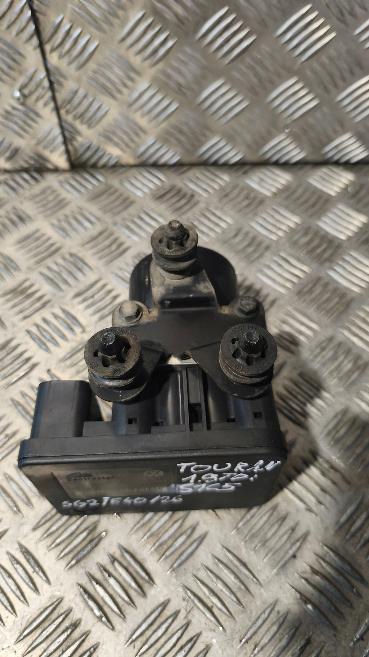 pumpa ABS VW TOURAN a 1.9TDI 1K0907379K