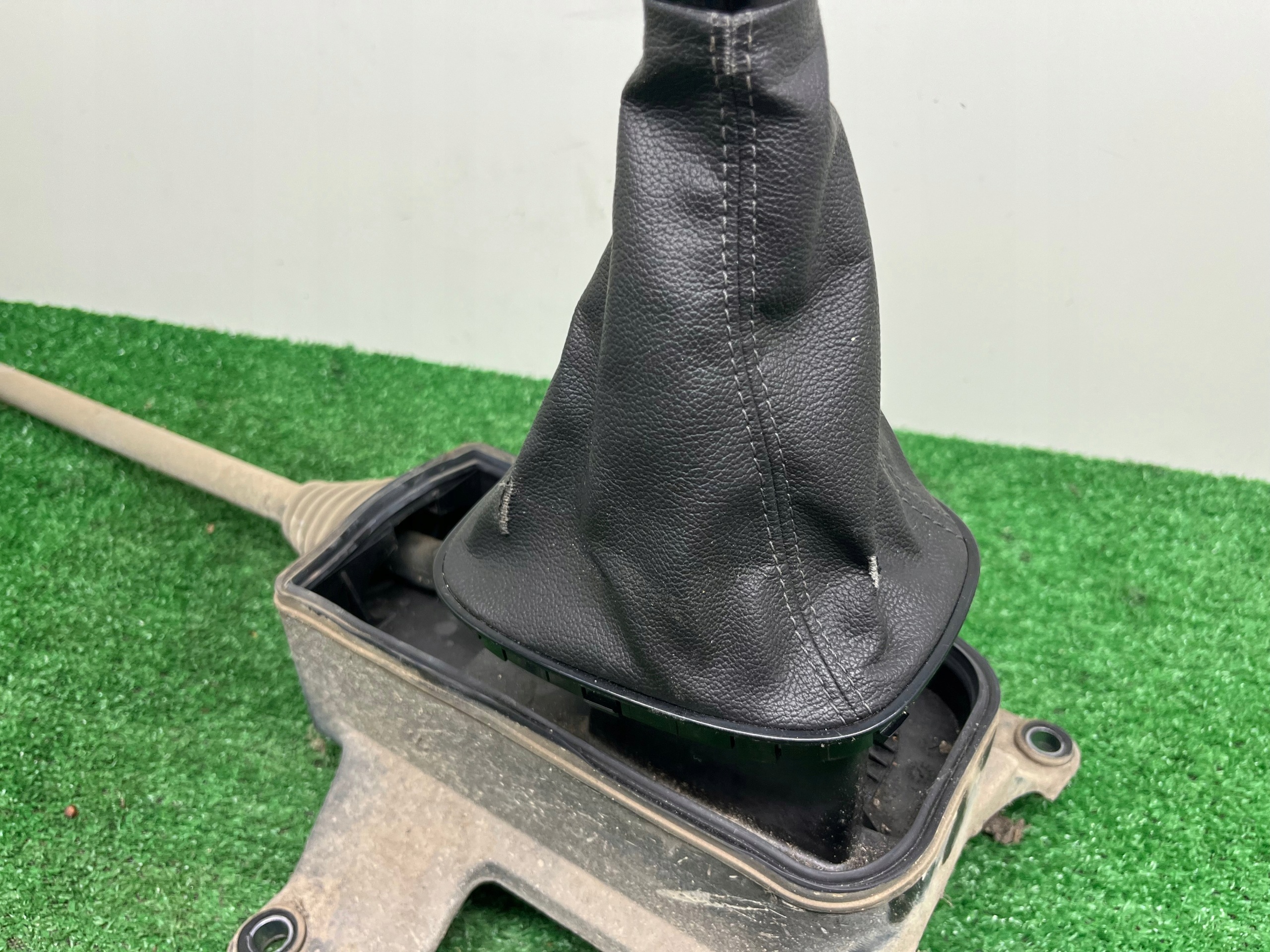 trim changes of the gear OPEL CORSA E 55490860