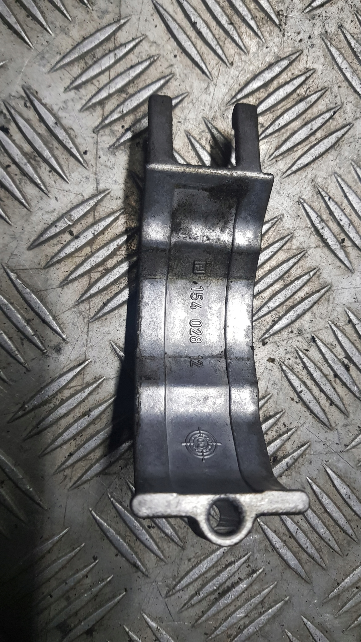 MERCEDES W210 Halter POMPY luft A1122370240
