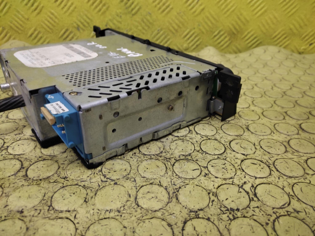 BMW E46 RADIO 65128383147