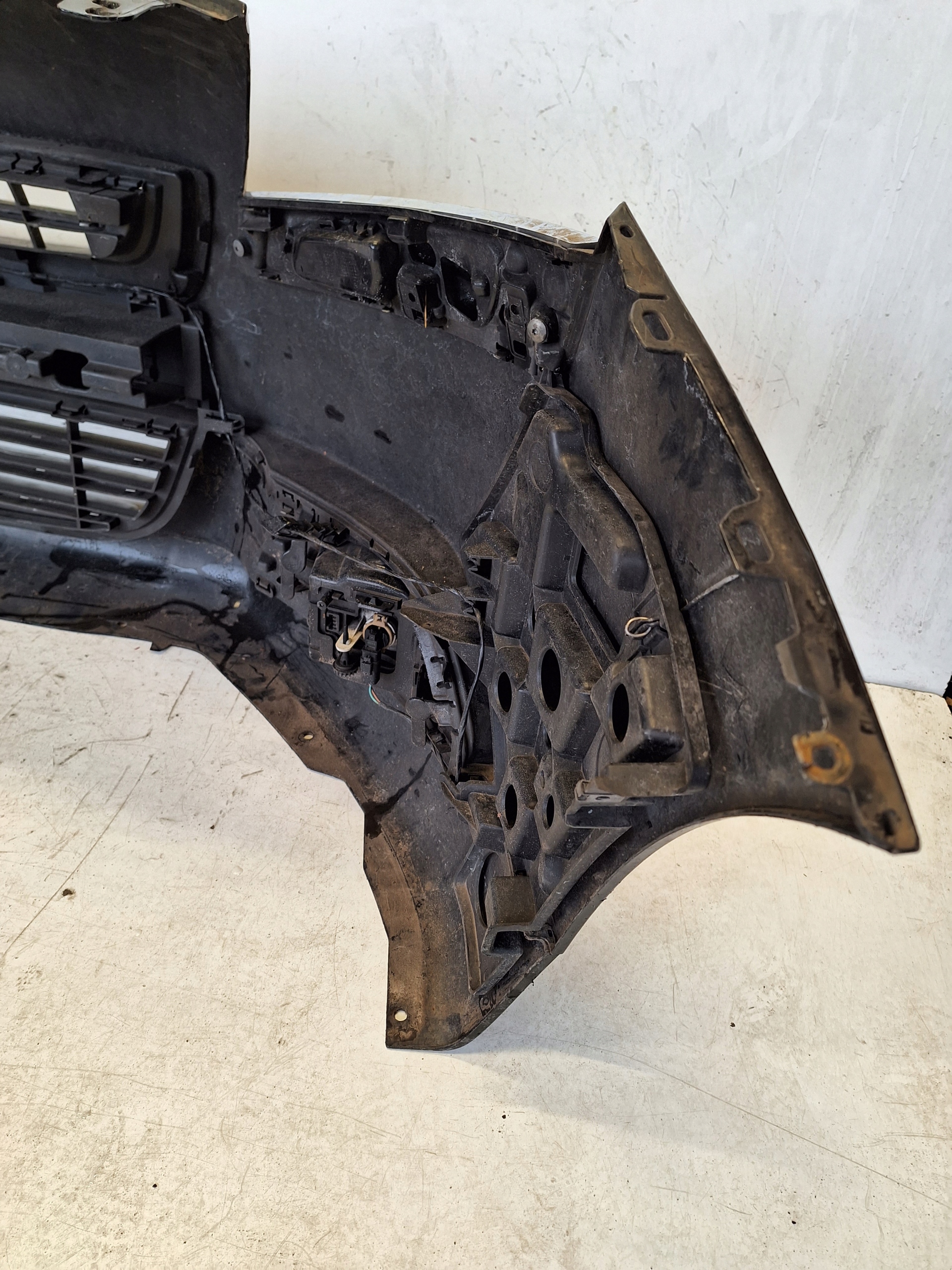 PEUGEOT 5008 T87 98-13 bumper + CHROM