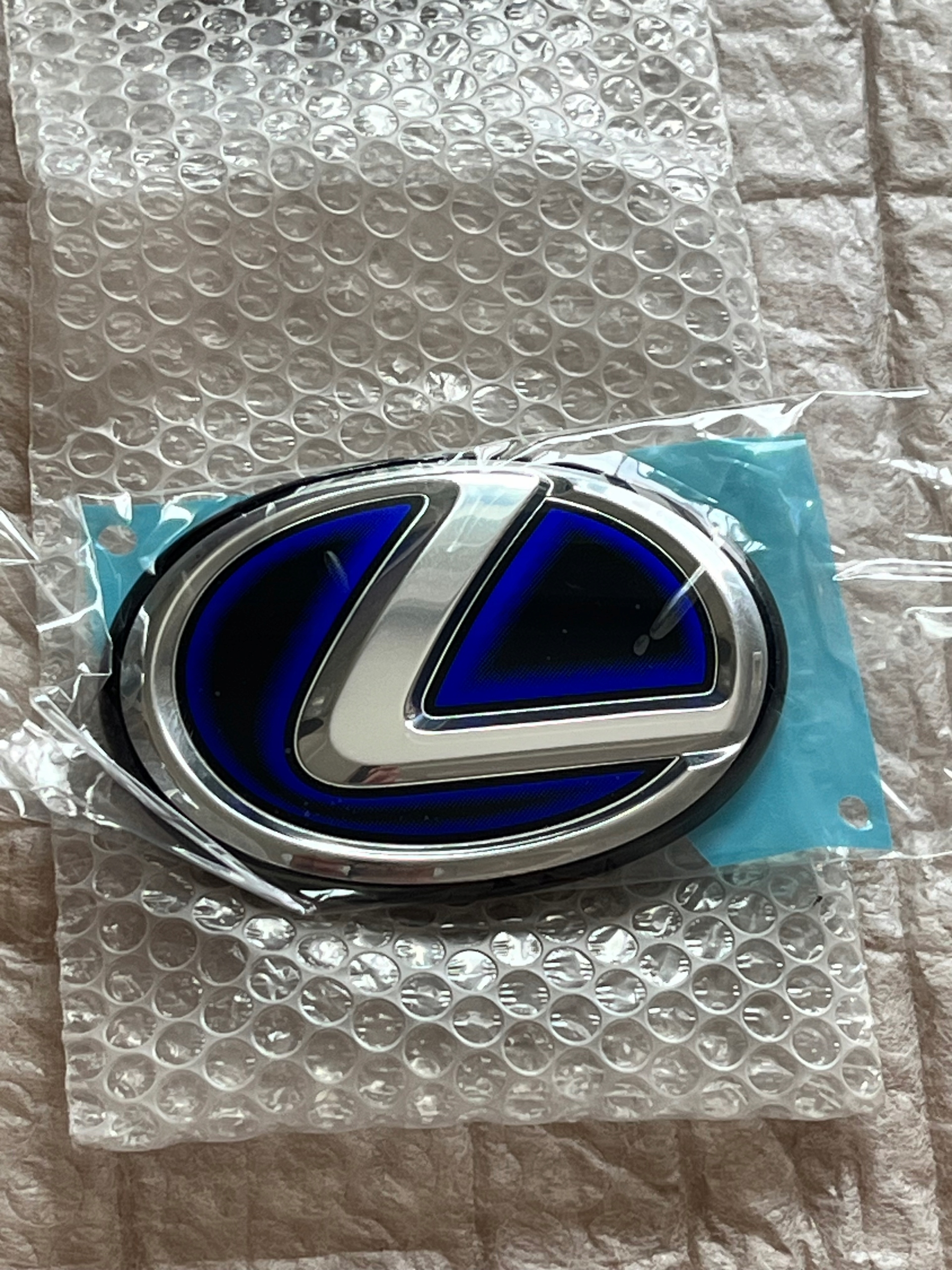 LEXUS LC 17-21 EMBLEMAT ZNACZEK LOGO KLAPA TYŁ