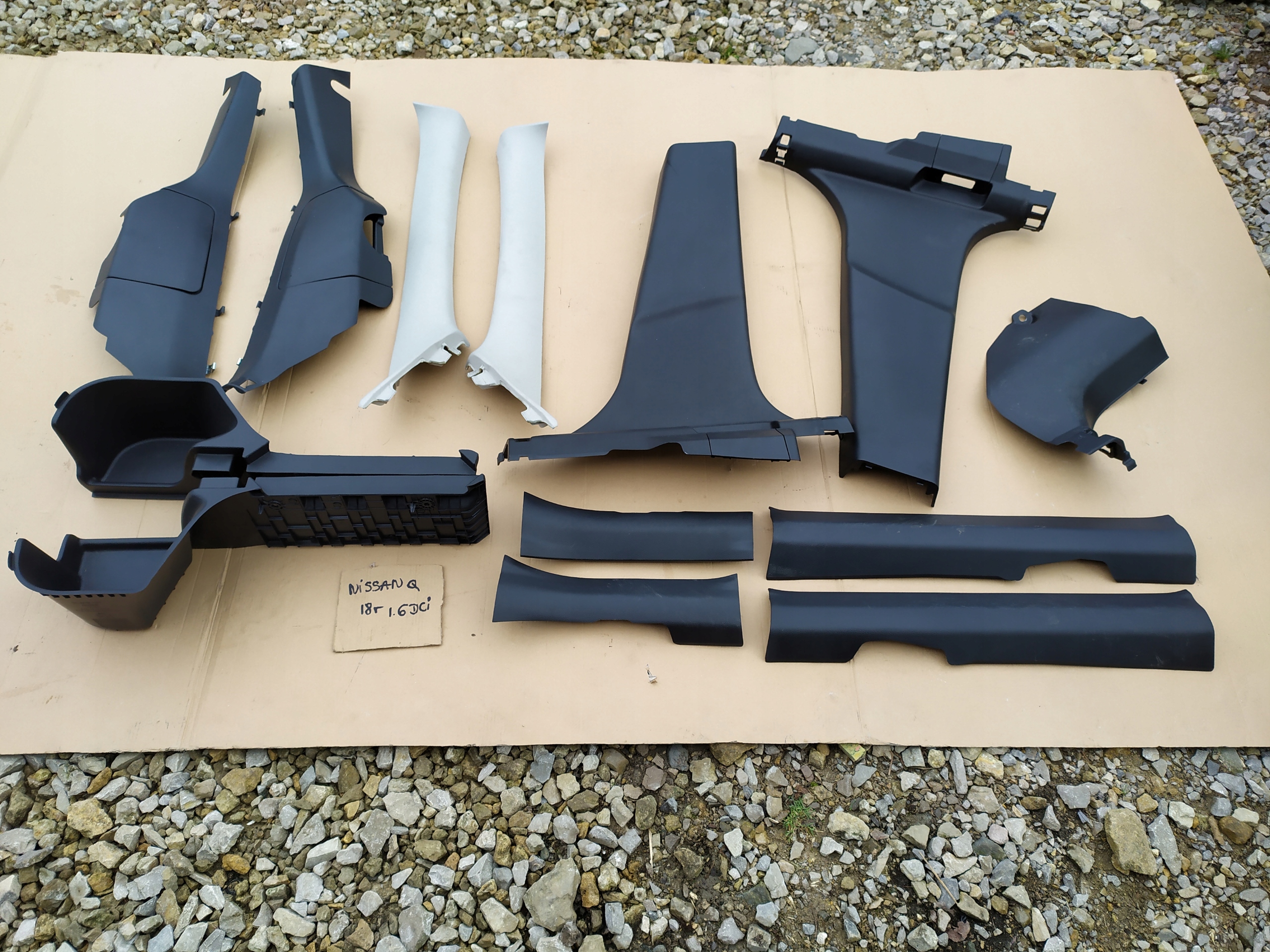 769164CE0A - QASHQAI J11 покрытие стойки пластик накладка 2018r