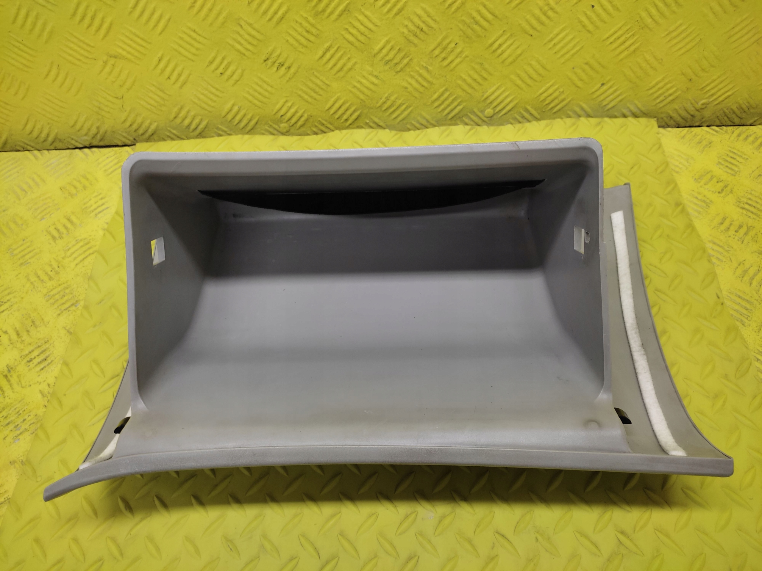 KIA CERATO Handschuhfach des Beifahrers