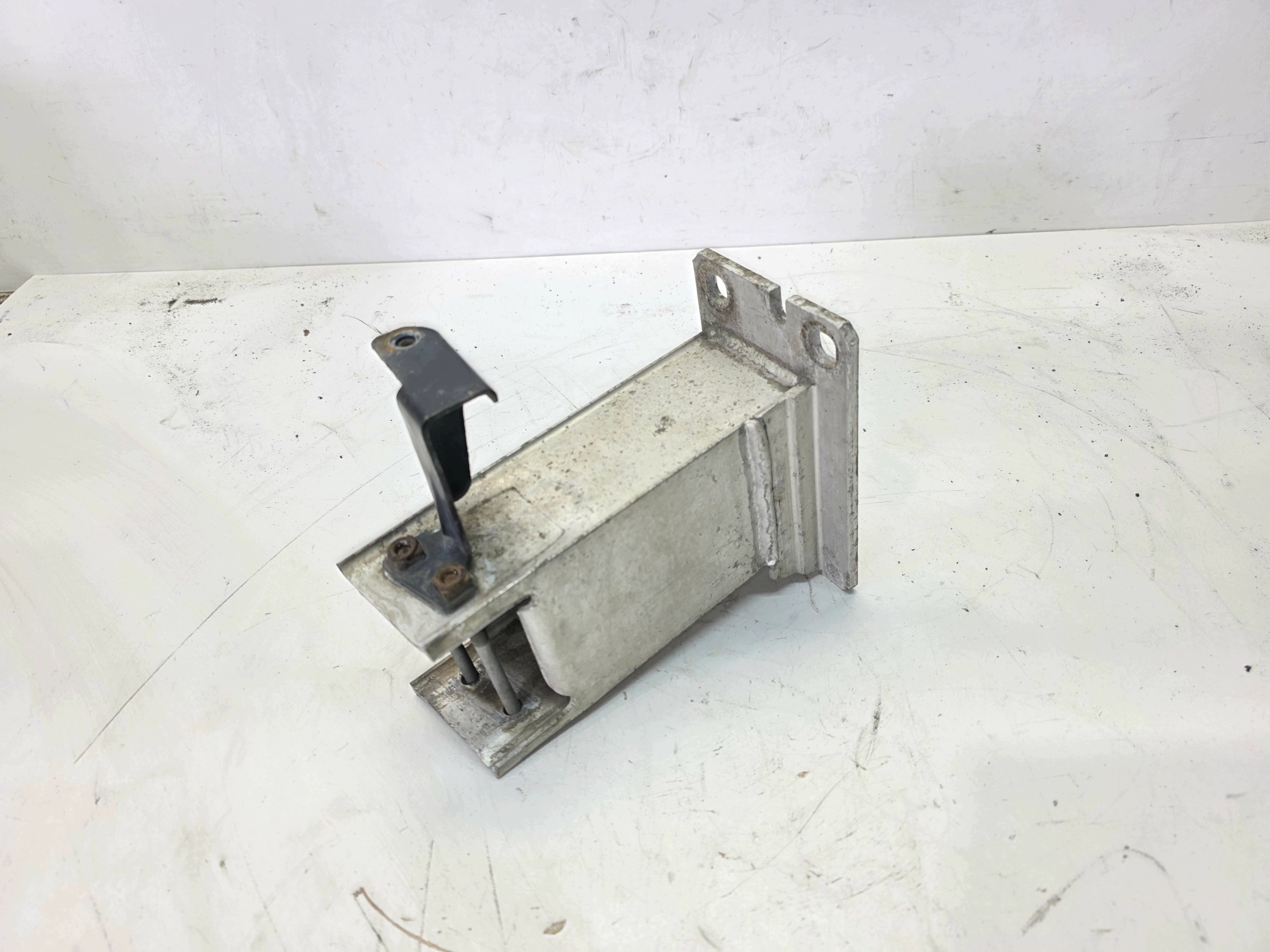 beam tip PODLUZNICY left AUDI Q5 8R 8R0807133