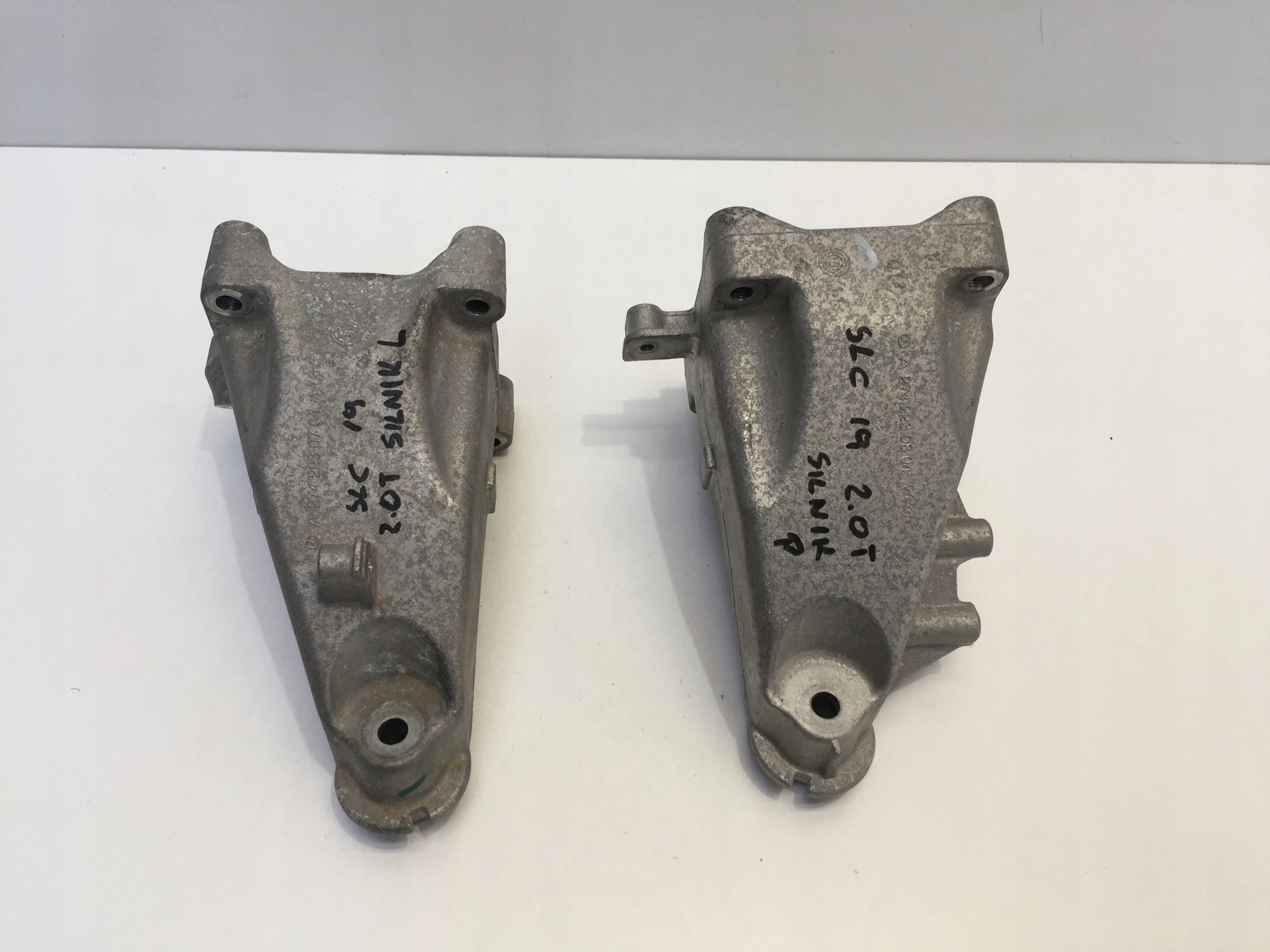 A2742230704 - MERCEDES SLC W172 2.0 CGI кронштейн лапа двигателя P