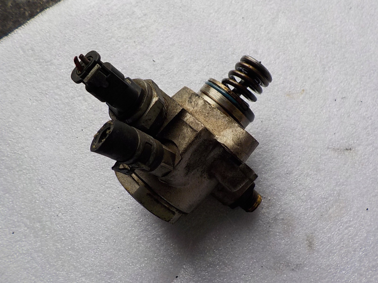 SKODA RAPID 1.2 TSI ORG feed pump 04E127026AG